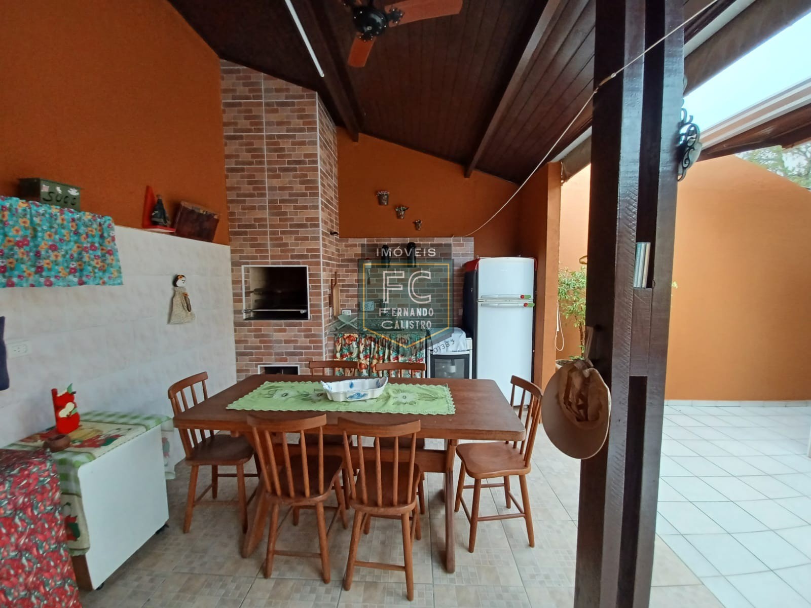 Casa Isolada Lote Inteiro 3 Dormitórios (1 Suíte) + Edícula, Área Gourmet c/ Churrasqueira, 4 Vagas, 160 m² Á. Construída, Caiçara, Praia Grande SP