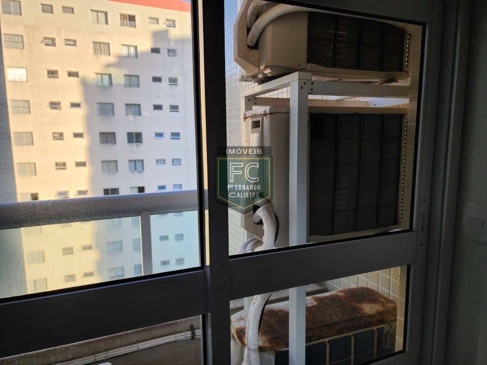 Apartamento Altíssimo Padrão 3 Suítes, Varanda Envidraçada c/ Churrasqueira e Vista p/ o Mar, Passos da Praia, 3 Vagas, V. Caiçara, Praia Grande SP
