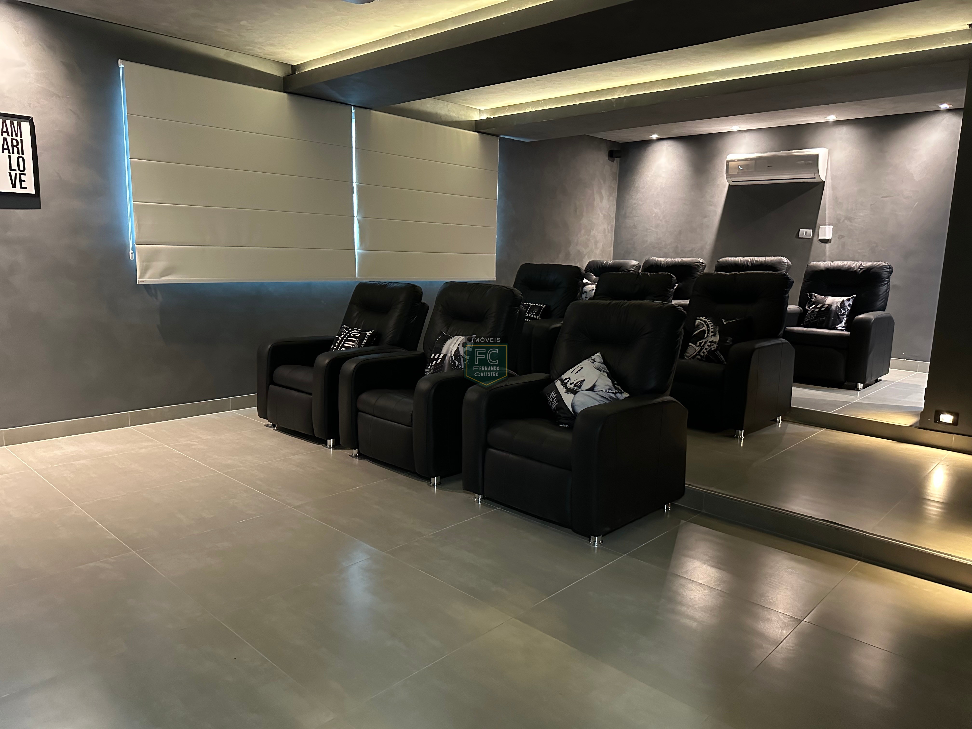 Apartamento novo andar alto, pronto, varanda gourmet c/ vista p/ o mar, 2 dormitórios (1 suíte), piso laminado, local nobre, jd. Luciana, mongaguá-sp