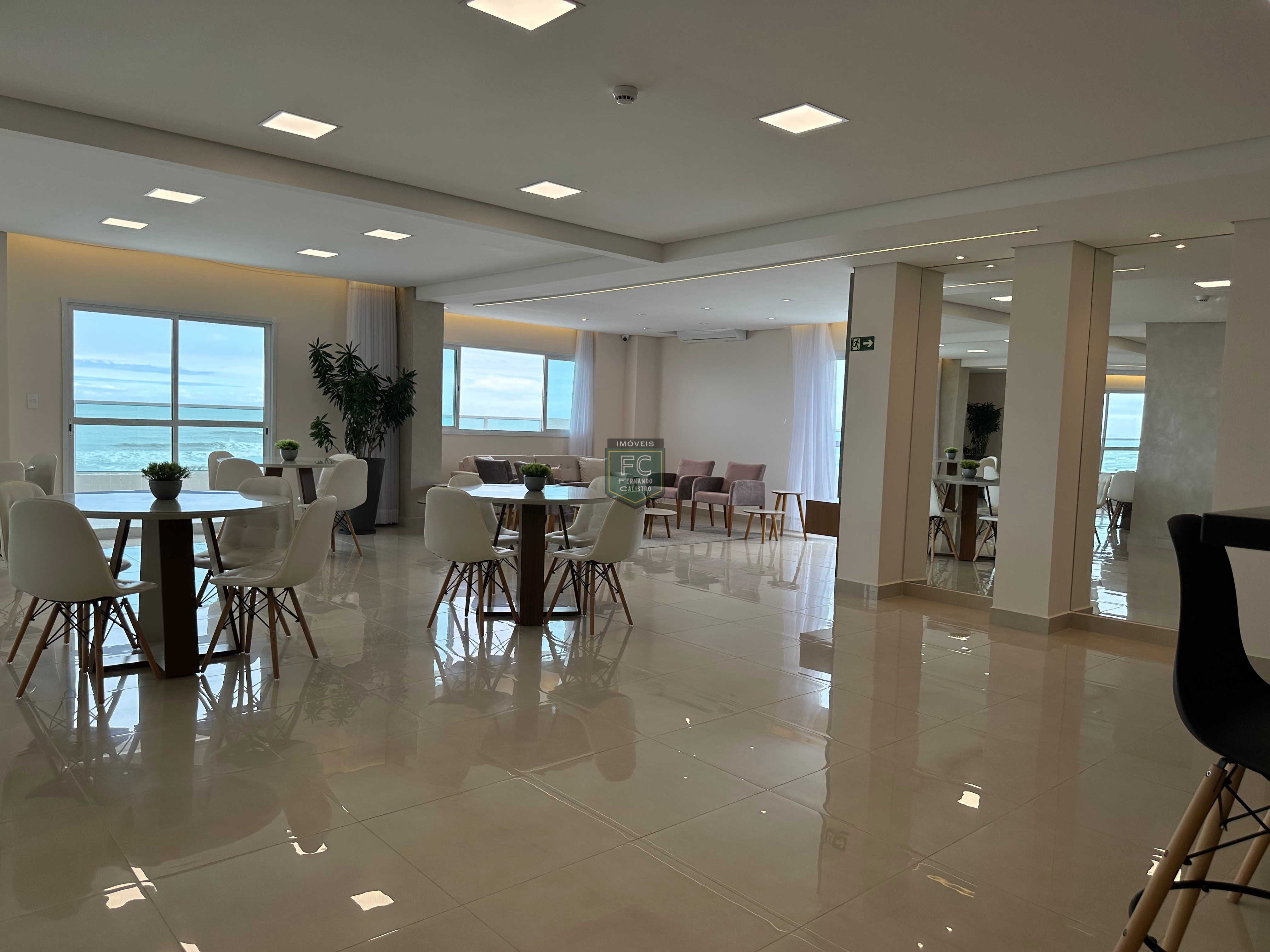Apartamento novo andar alto, pronto, varanda gourmet c/ vista p/ o mar, 2 dormitórios (1 suíte), piso laminado, local nobre, jd. Luciana, mongaguá-sp
