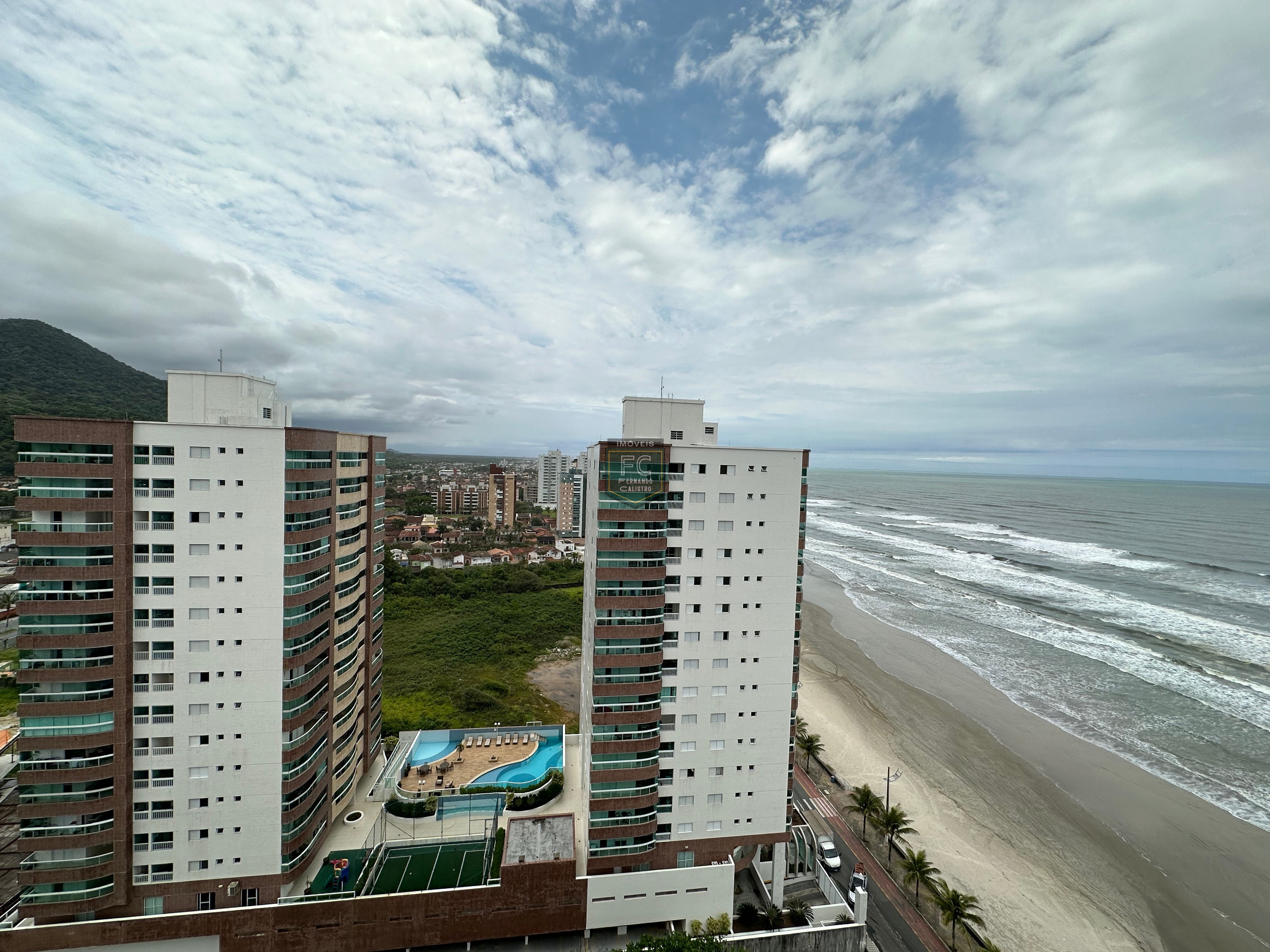 Apartamento novo andar alto, pronto, varanda gourmet c/ vista p/ o mar, 2 dormitórios (1 suíte), piso laminado, local nobre, jd. Luciana, mongaguá-sp