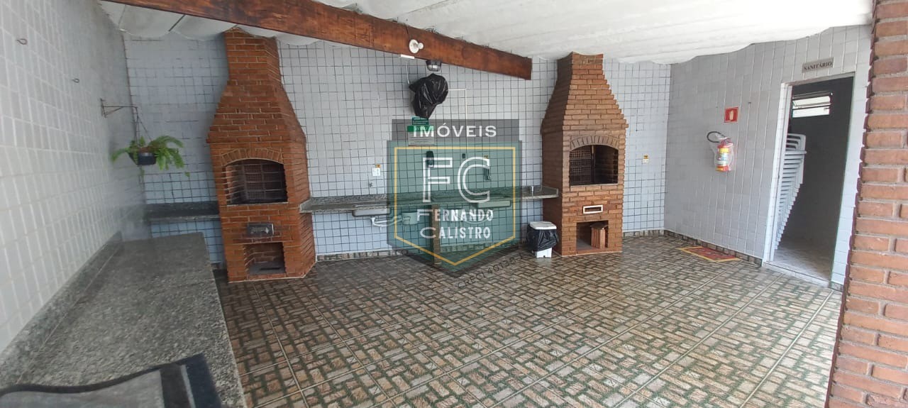 Apartamento 2 dormitórios 2 banheiros amplo de frente para a rua, 1 vaga, condominio com espaço grill, 150 mts da praia, vila caiçara, praia grande sp