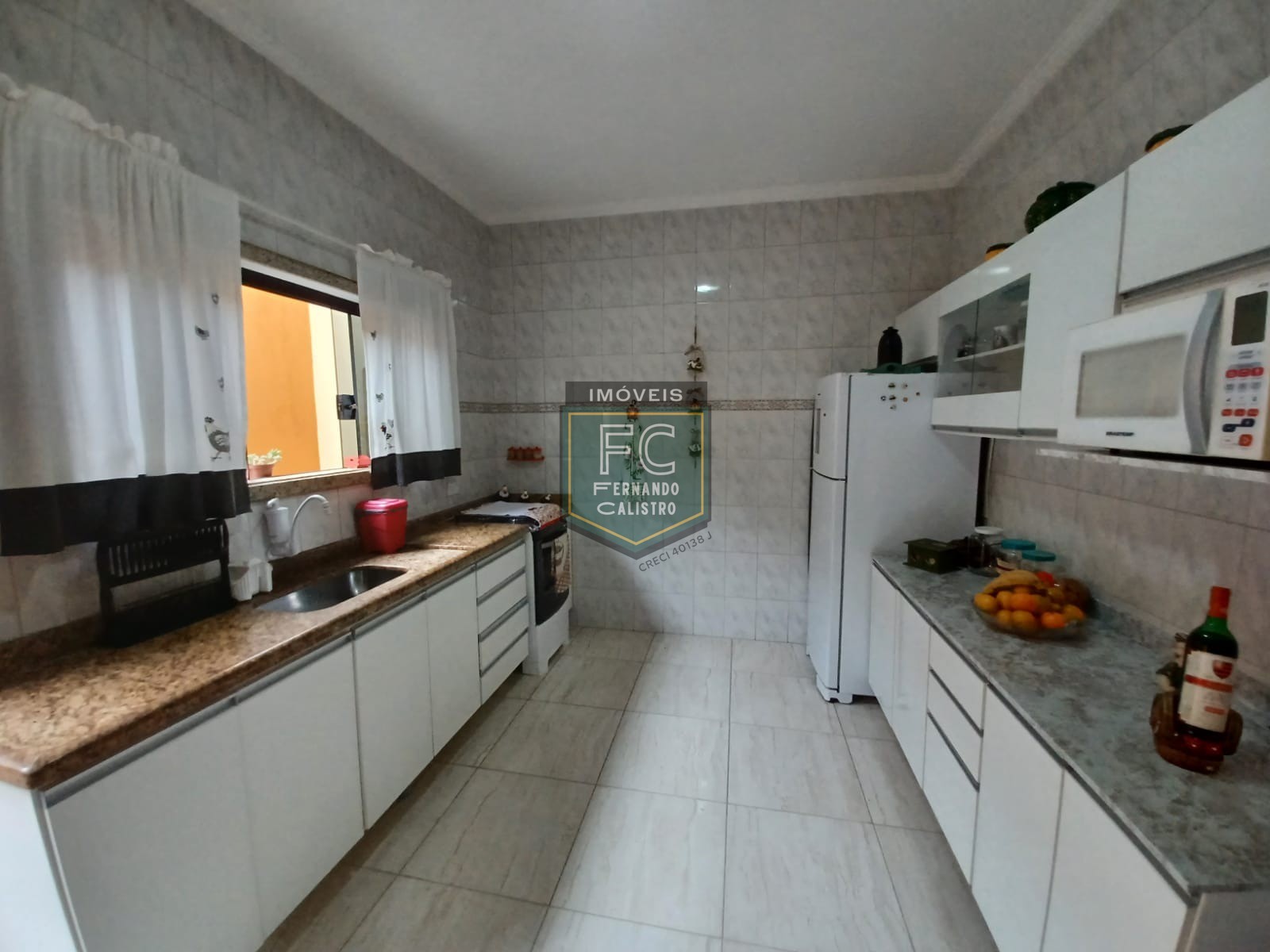 Casa Isolada Lote Inteiro 3 Dormitórios (1 Suíte) + Edícula, Área Gourmet c/ Churrasqueira, 4 Vagas, 160 m² Á. Construída, Caiçara, Praia Grande SP