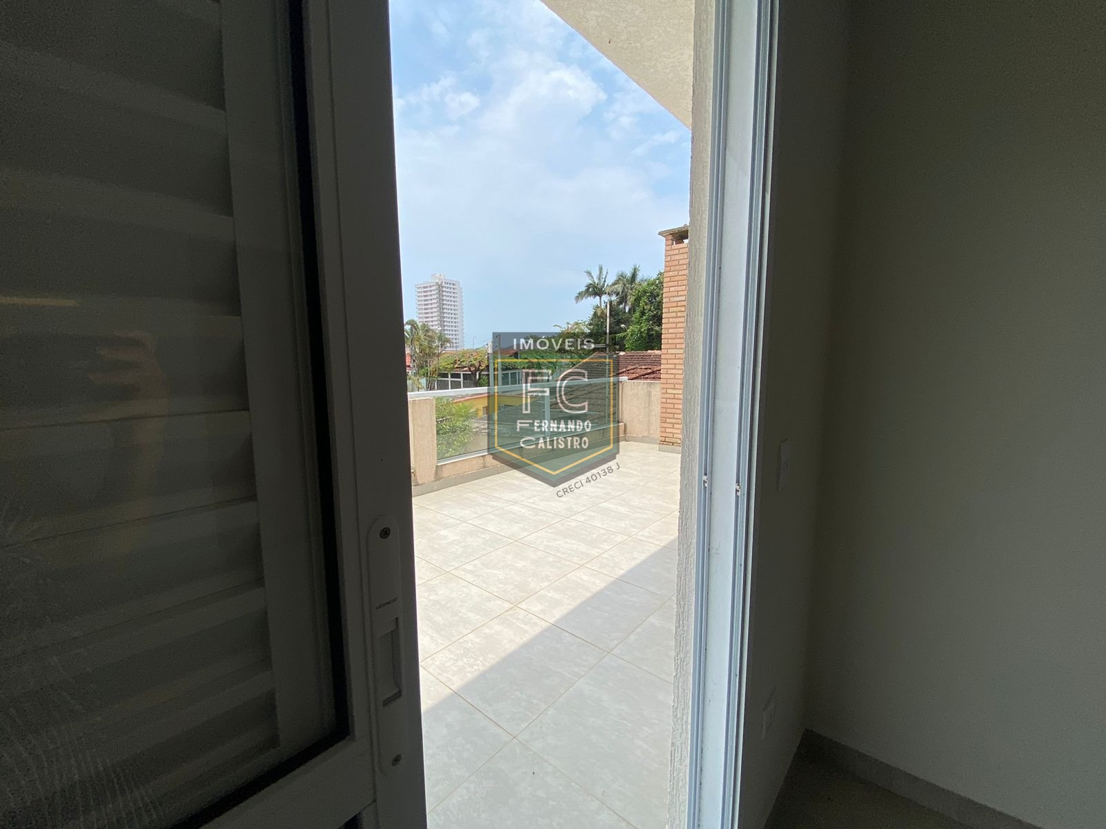 Espaçoso sobrado altissimo padrão 4 dormitórios (2 suítes), 165 m², piscina, área gourmet completa, 4 vagas, local nobre e valorizado, flórida, pg/sp