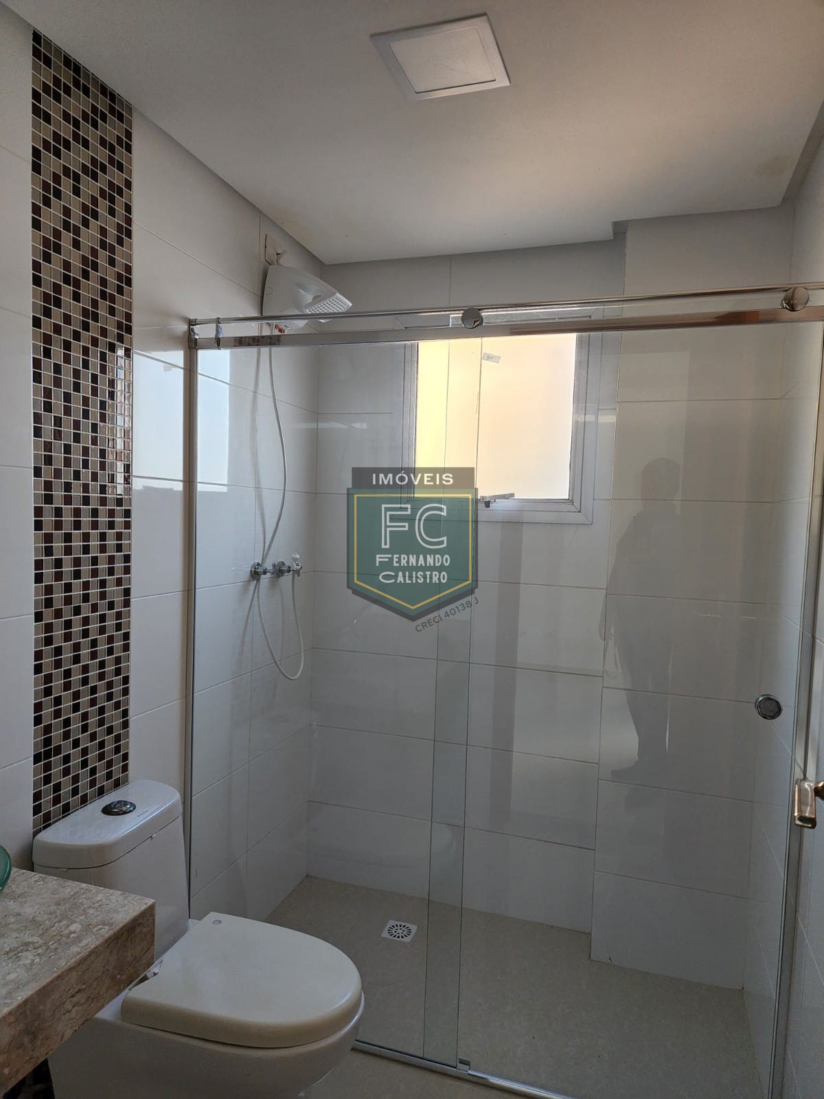 Apartamento Altíssimo Padrão 3 Suítes, Varanda Envidraçada c/ Churrasqueira e Vista p/ o Mar, Passos da Praia, 3 Vagas, V. Caiçara, Praia Grande SP