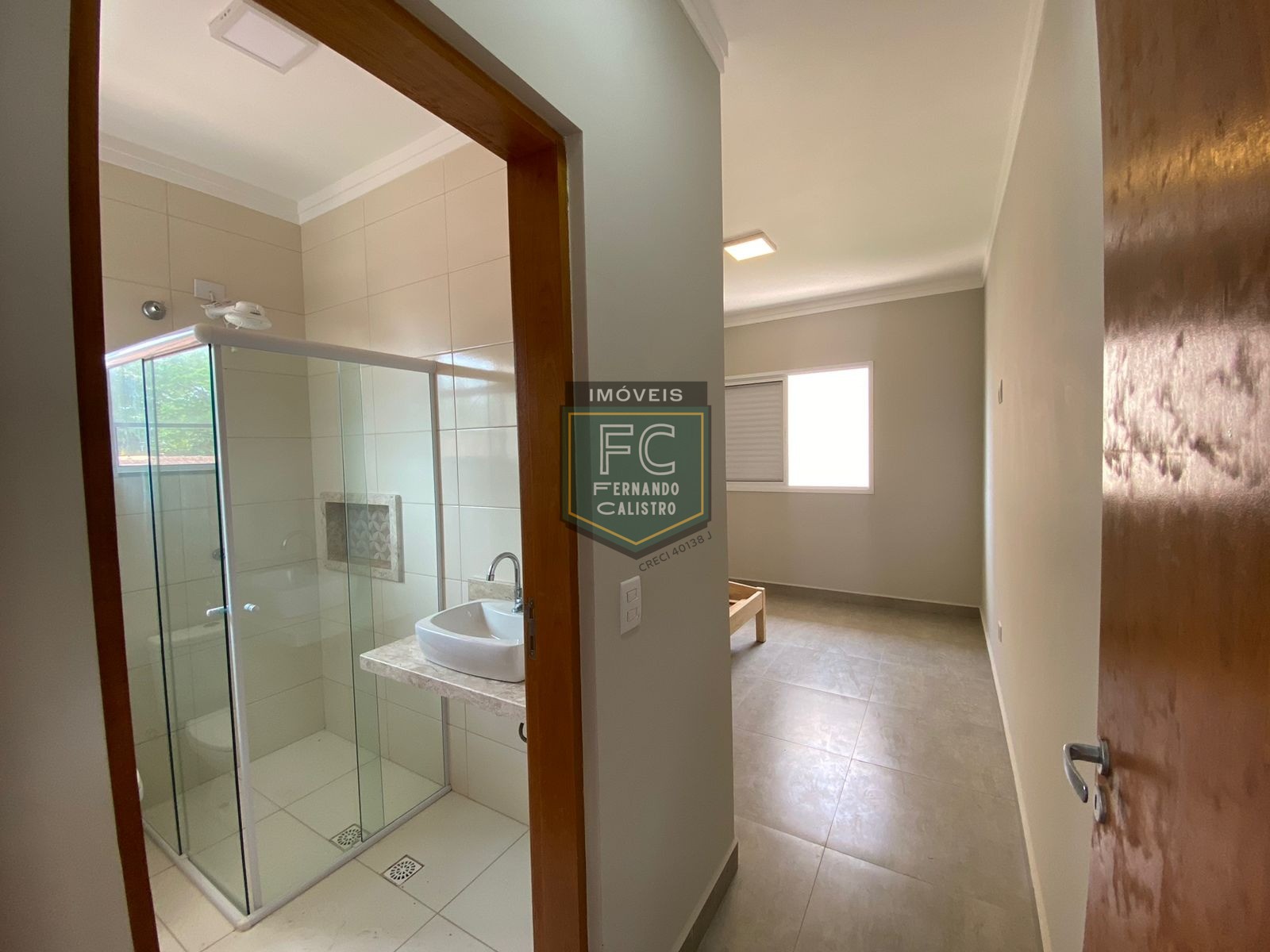 Espaçoso sobrado altissimo padrão 4 dormitórios (2 suítes), 165 m², piscina, área gourmet completa, 4 vagas, local nobre e valorizado, flórida, pg/sp