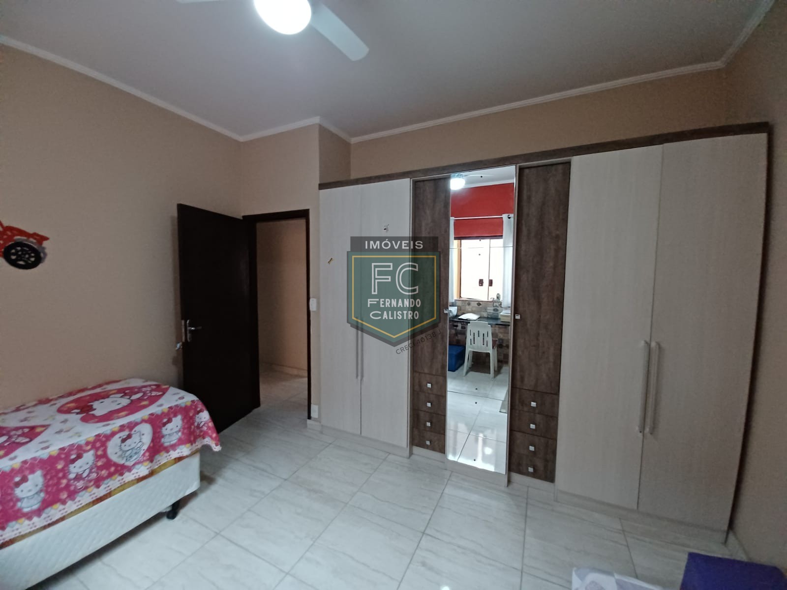 Casa Isolada Lote Inteiro 3 Dormitórios (1 Suíte) + Edícula, Área Gourmet c/ Churrasqueira, 4 Vagas, 160 m² Á. Construída, Caiçara, Praia Grande SP