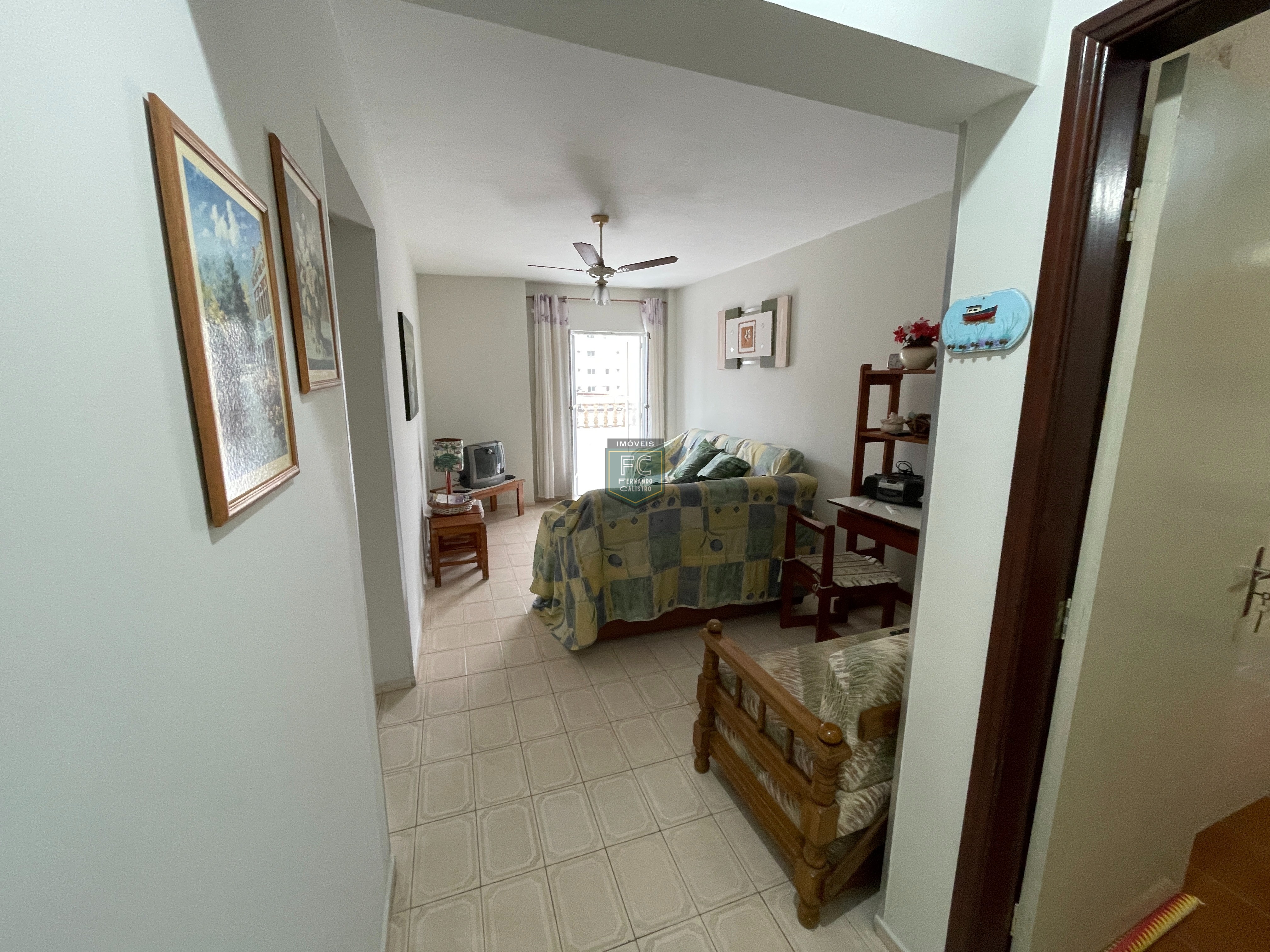 Apartamento Tipo Garden, com 2 Dormitórios e Terraço / Quintal com vista para o mar, e alguns passos da praia, no Coração do Centro, Mongaguá - SP