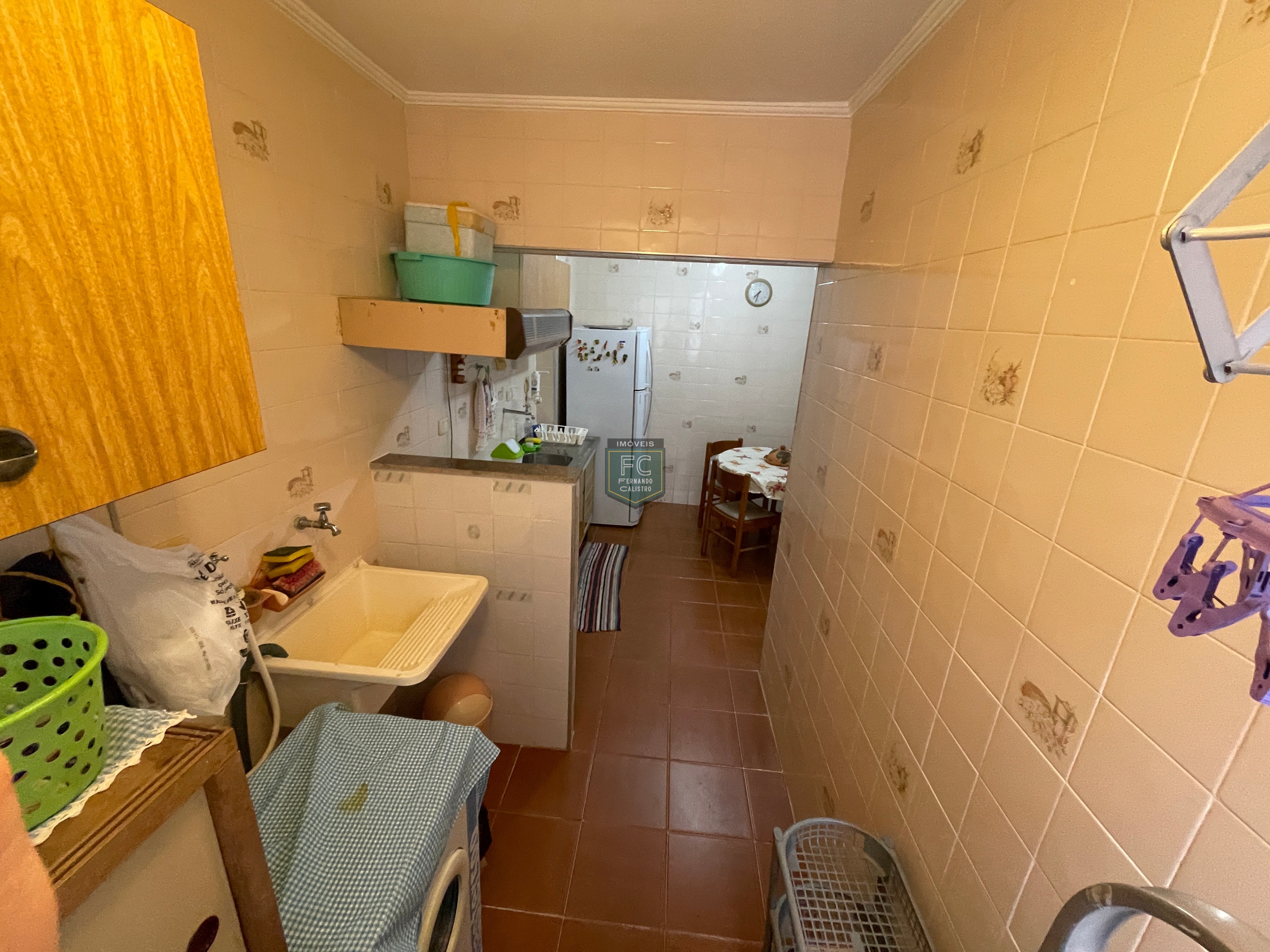 Apartamento Tipo Garden, com 2 Dormitórios e Terraço / Quintal com vista para o mar, e alguns passos da praia, no Coração do Centro, Mongaguá - SP