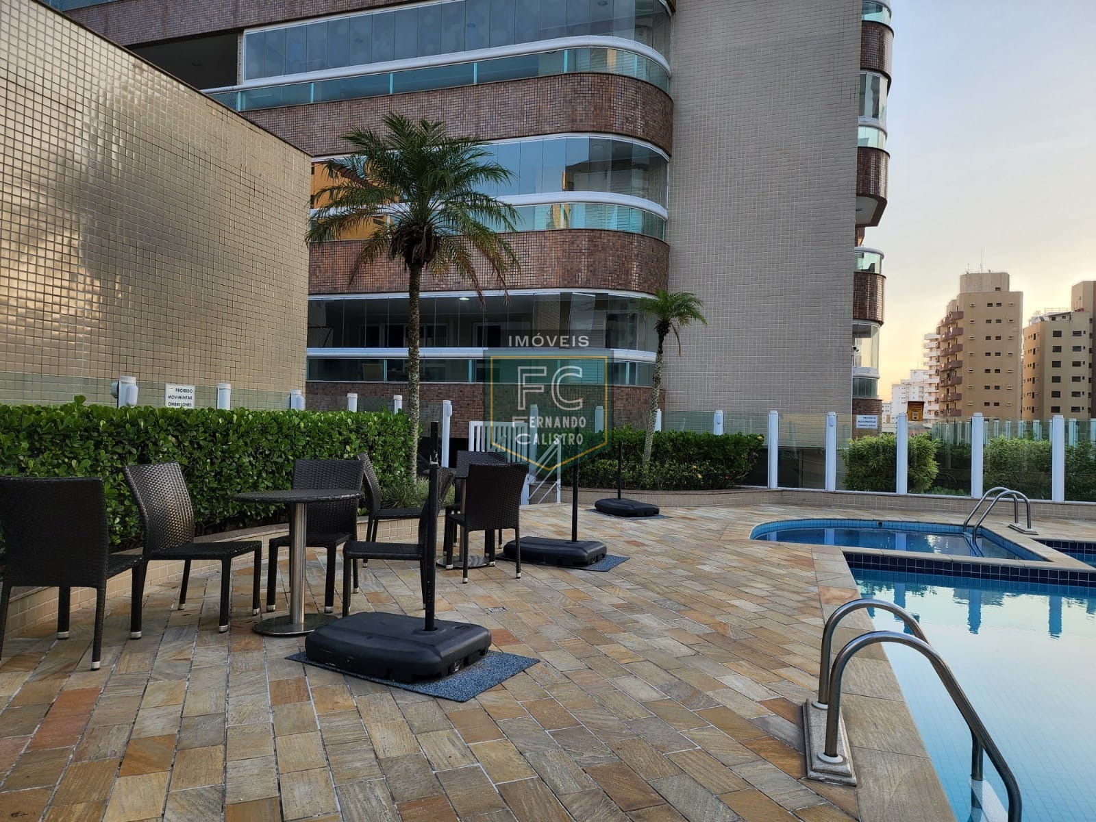 Apartamento altíssimo padrão 3 suítes, varanda envidraçada c