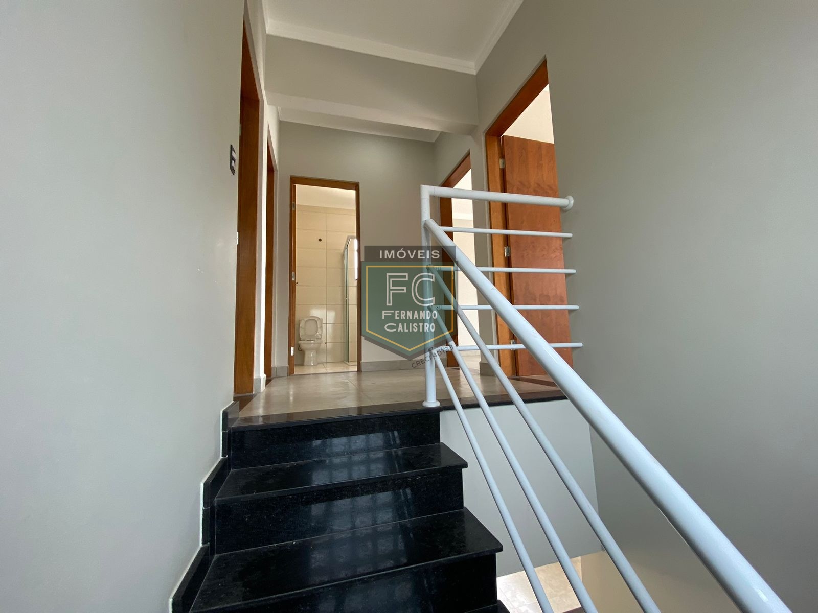 Espaçoso sobrado altissimo padrão 4 dormitórios (2 suítes), 165 m², piscina, área gourmet completa, 4 vagas, local nobre e valorizado, flórida, pg/sp