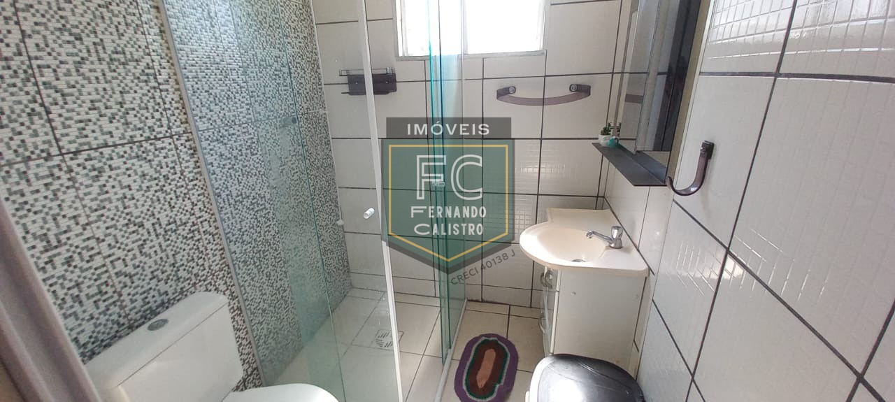 Apartamento 2 dormitórios 2 banheiros amplo de frente para a rua, 1 vaga, condominio com espaço grill, 150 mts da praia, vila caiçara, praia grande sp