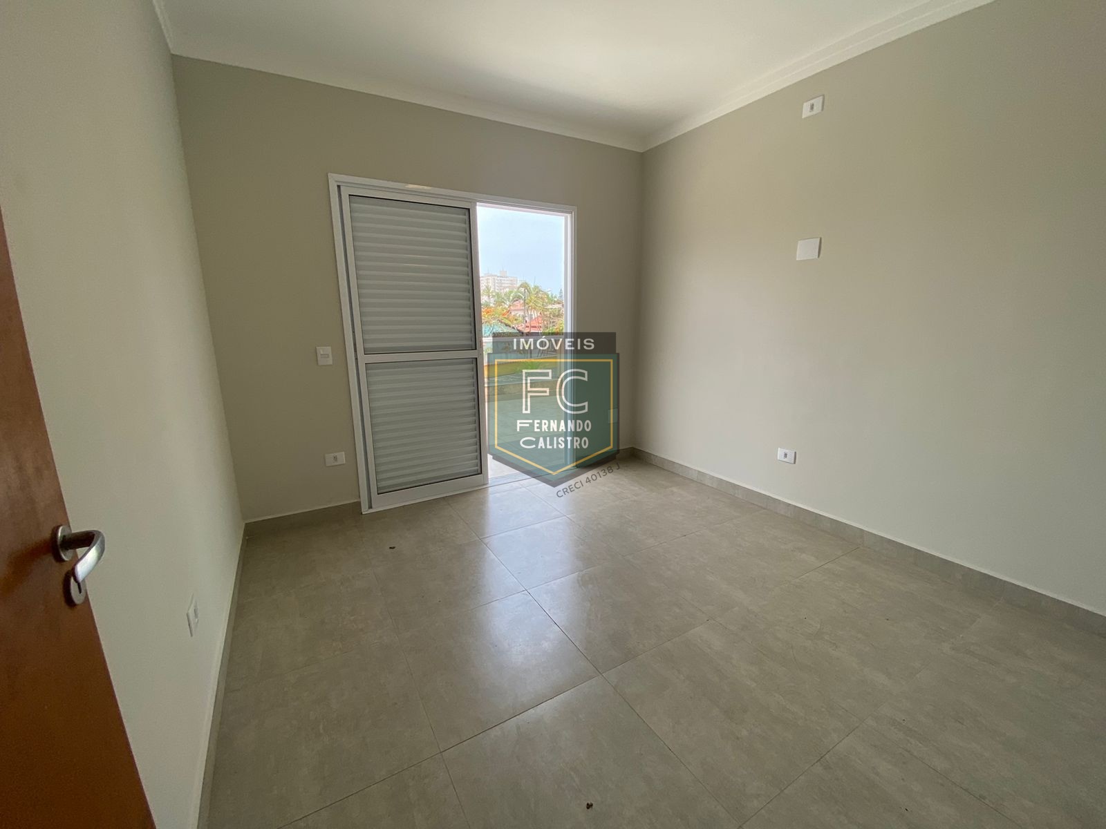 Espaçoso sobrado altissimo padrão 4 dormitórios (2 suítes), 165 m², piscina, área gourmet completa, 4 vagas, local nobre e valorizado, flórida, pg/sp