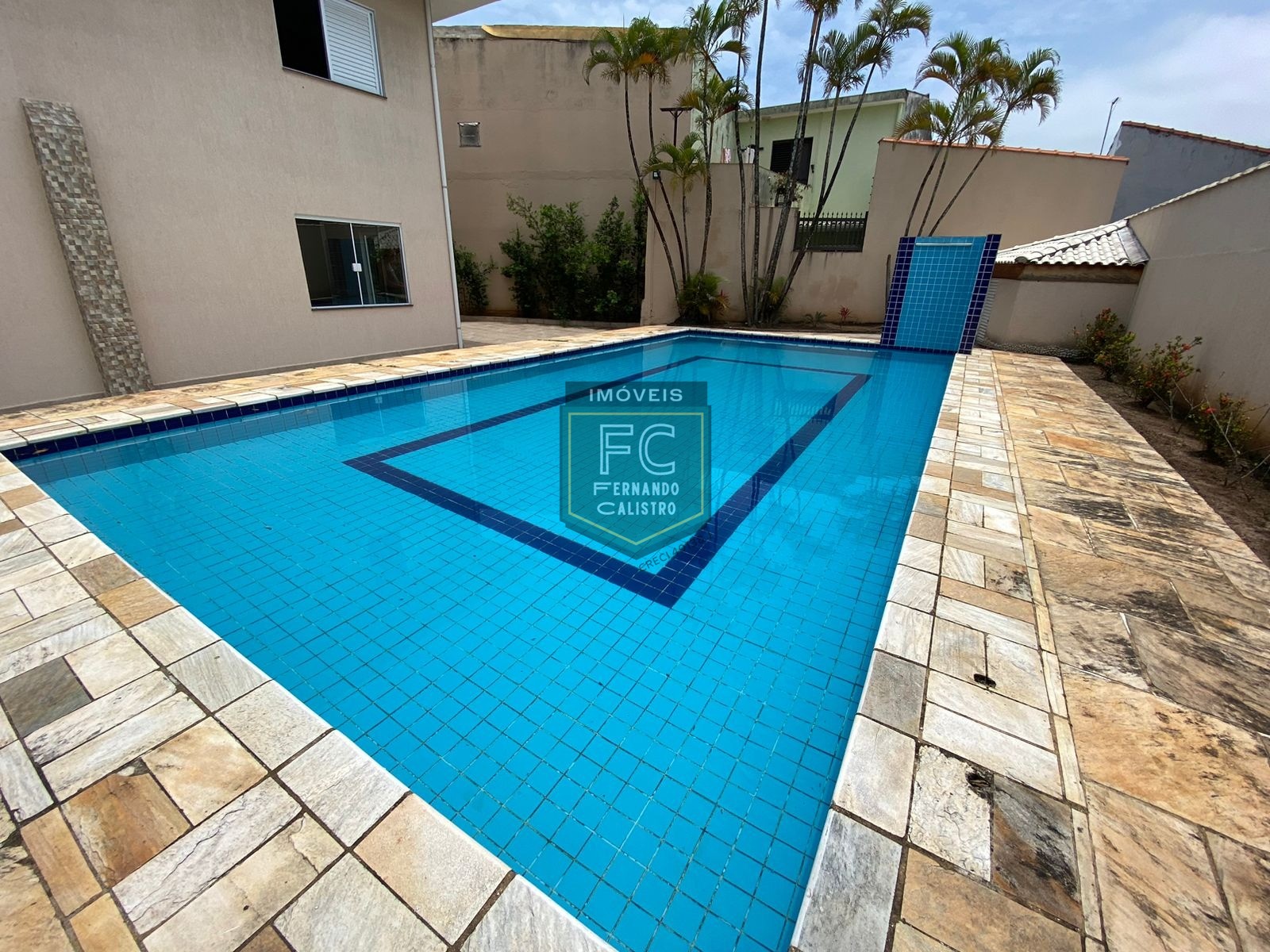 Espaçoso sobrado altissimo padrão 4 dormitórios (2 suítes), 165 m², piscina, área gourmet completa, 4 vagas, local nobre e valorizado, flórida, pg/sp