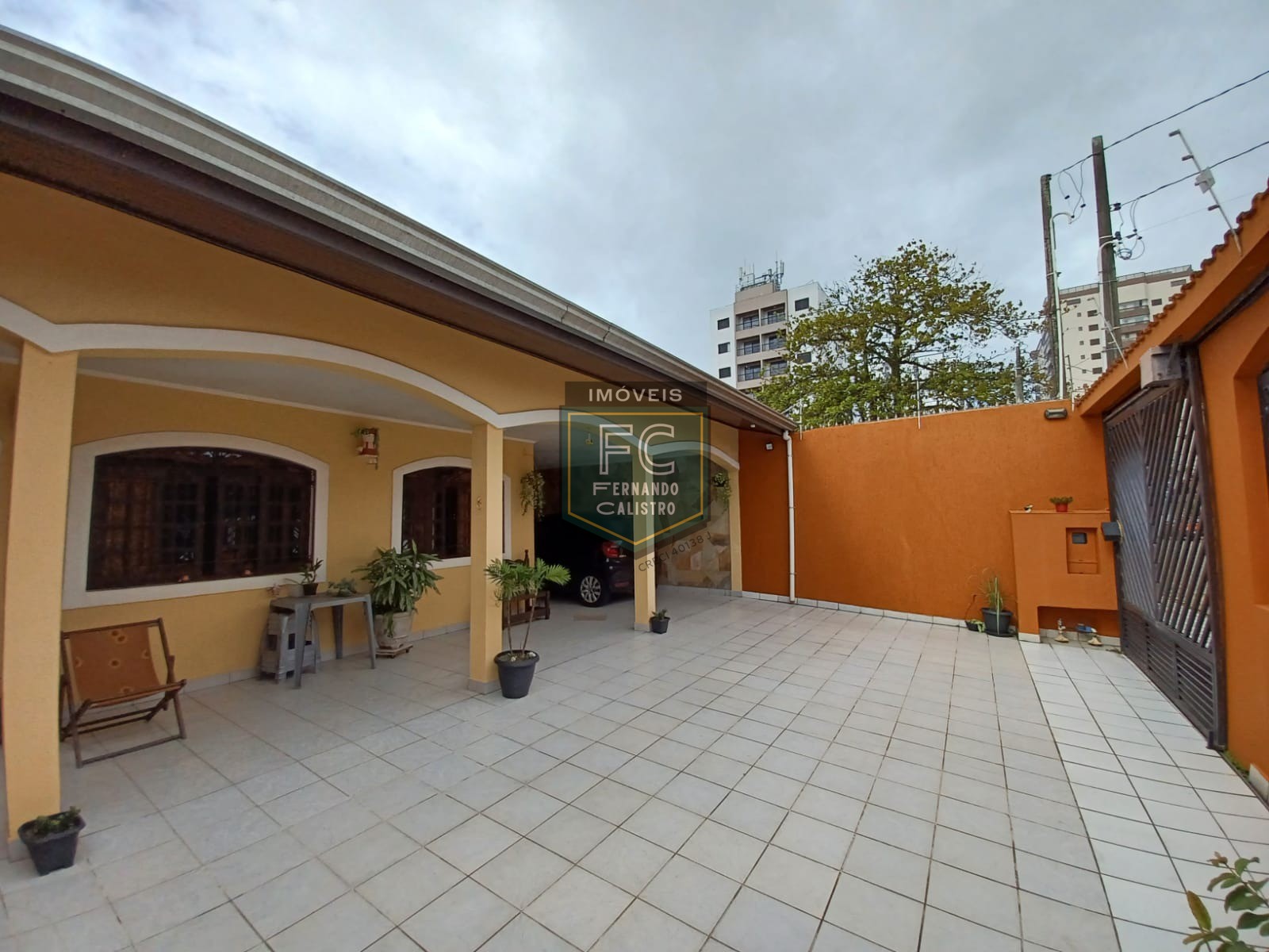 Casa Isolada Lote Inteiro 3 Dormitórios (1 Suíte) + Edícula, Área Gourmet c/ Churrasqueira, 4 Vagas, 160 m² Á. Construída, Caiçara, Praia Grande SP