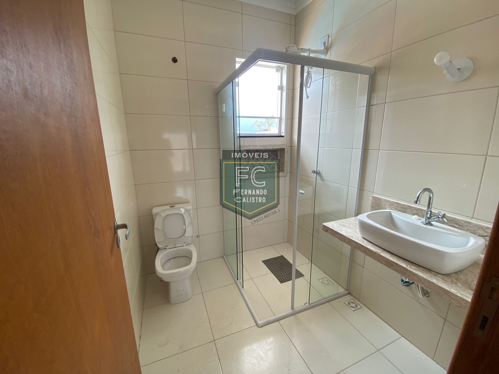 Espaçoso sobrado altissimo padrão 4 dormitórios (2 suítes), 165 m², piscina, área gourmet completa, 4 vagas, local nobre e valorizado, flórida, pg/sp