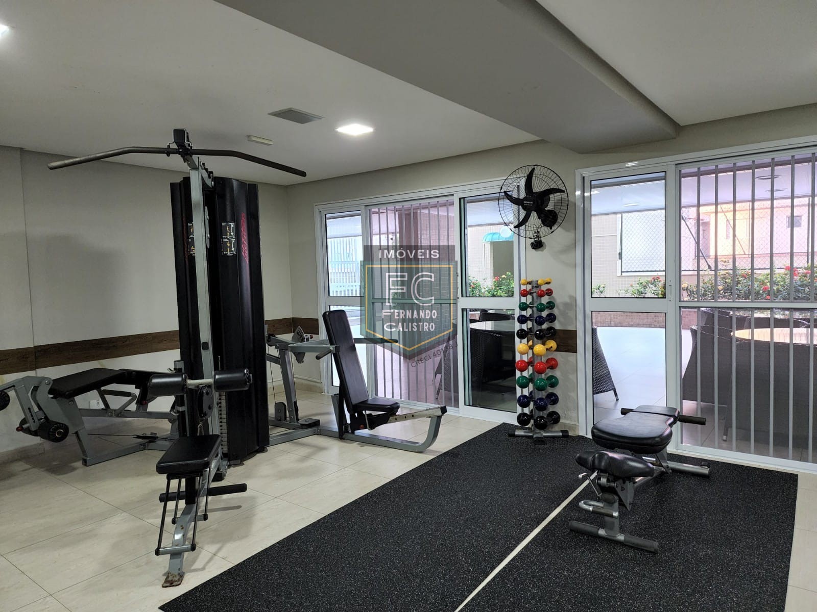 Apartamento Altíssimo Padrão 3 Suítes, Varanda Envidraçada c/ Churrasqueira e Vista p/ o Mar, Passos da Praia, 3 Vagas, V. Caiçara, Praia Grande SP