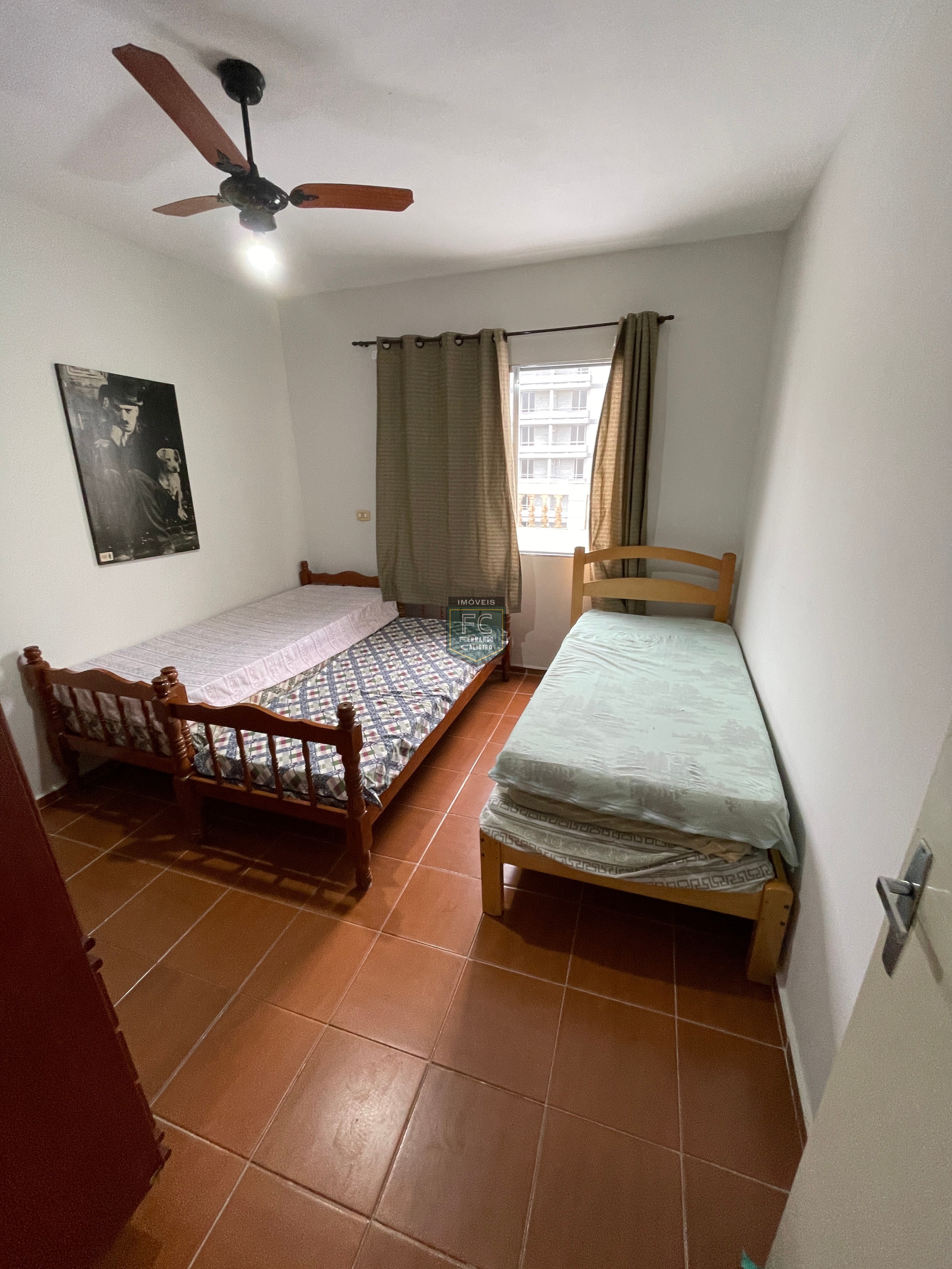 Apartamento Tipo Garden, com 2 Dormitórios e Terraço / Quintal com vista para o mar, e alguns passos da praia, no Coração do Centro, Mongaguá - SP