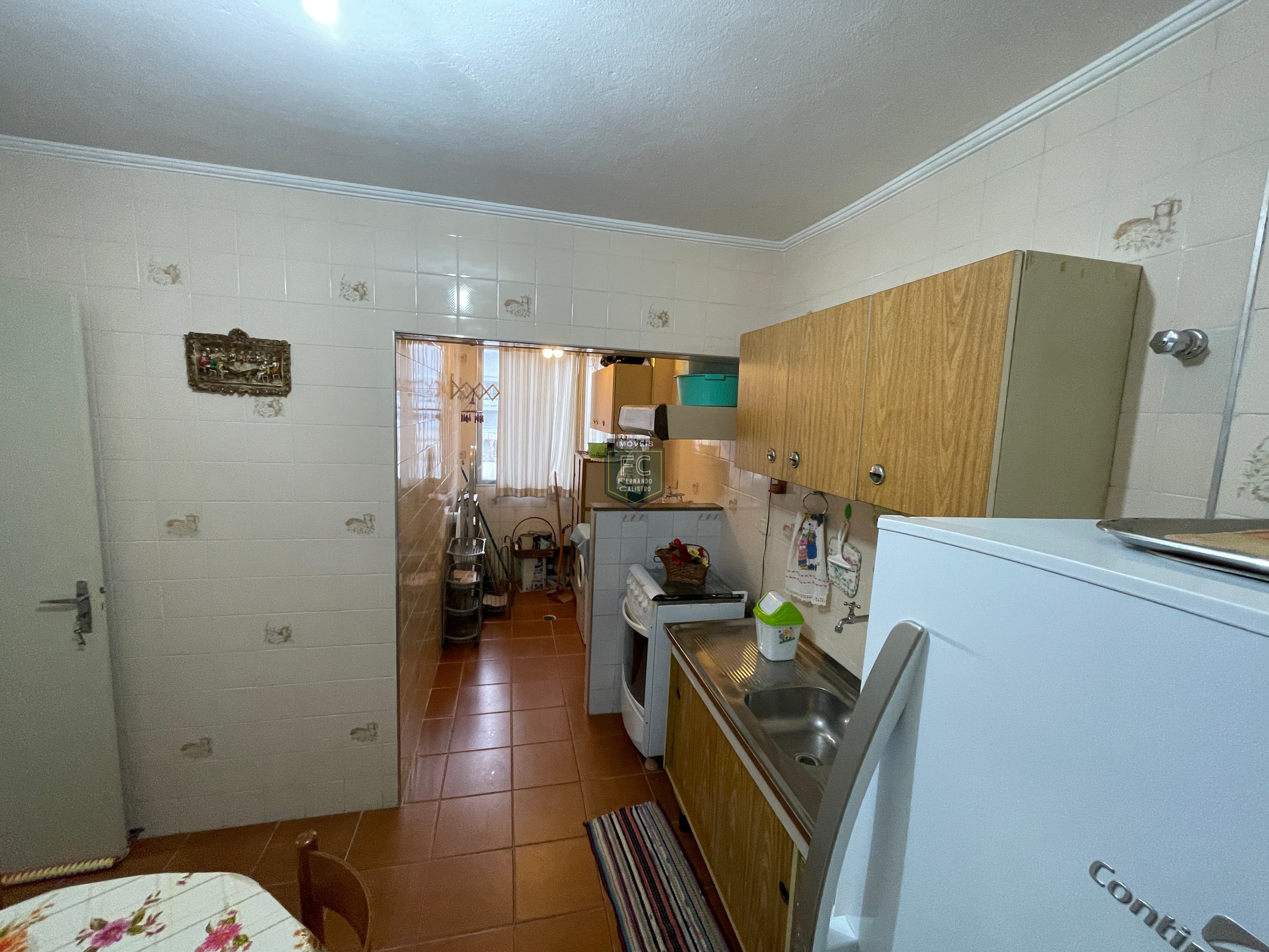 Apartamento Tipo Garden, com 2 Dormitórios e Terraço / Quintal com vista para o mar, e alguns passos da praia, no Coração do Centro, Mongaguá - SP