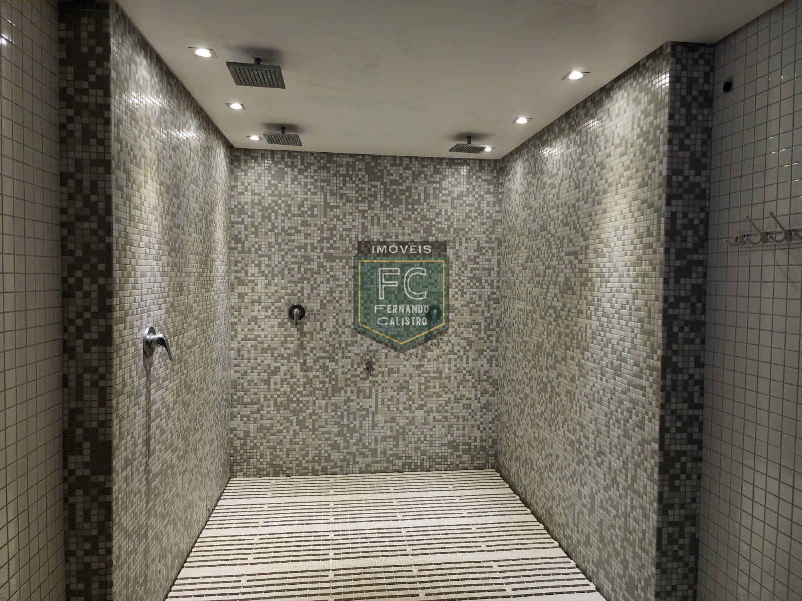 Apartamento Altíssimo Padrão 3 Suítes, Varanda Envidraçada c/ Churrasqueira e Vista p/ o Mar, Passos da Praia, 3 Vagas, V. Caiçara, Praia Grande SP