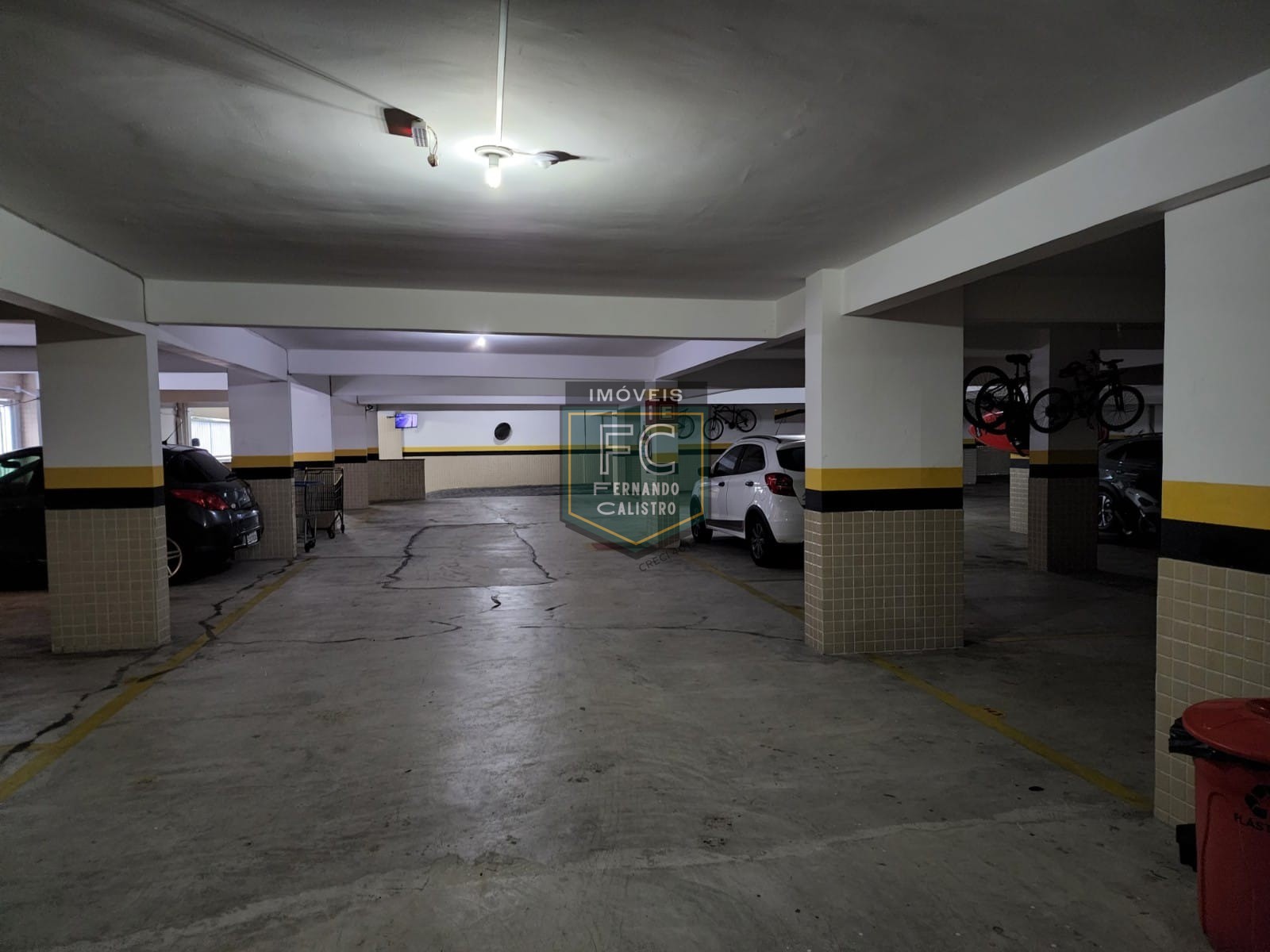 Apartamento Altíssimo Padrão 3 Suítes, Varanda Envidraçada c/ Churrasqueira e Vista p/ o Mar, Passos da Praia, 3 Vagas, V. Caiçara, Praia Grande SP