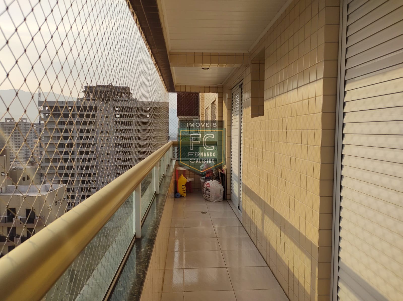 Apartamento alto padrão 3 suítes, vista para o mar, 2 varandas (1 com churrasqueira), 140m², piscina, R$ 630.000 - v. Caiçara - praia grande/sp