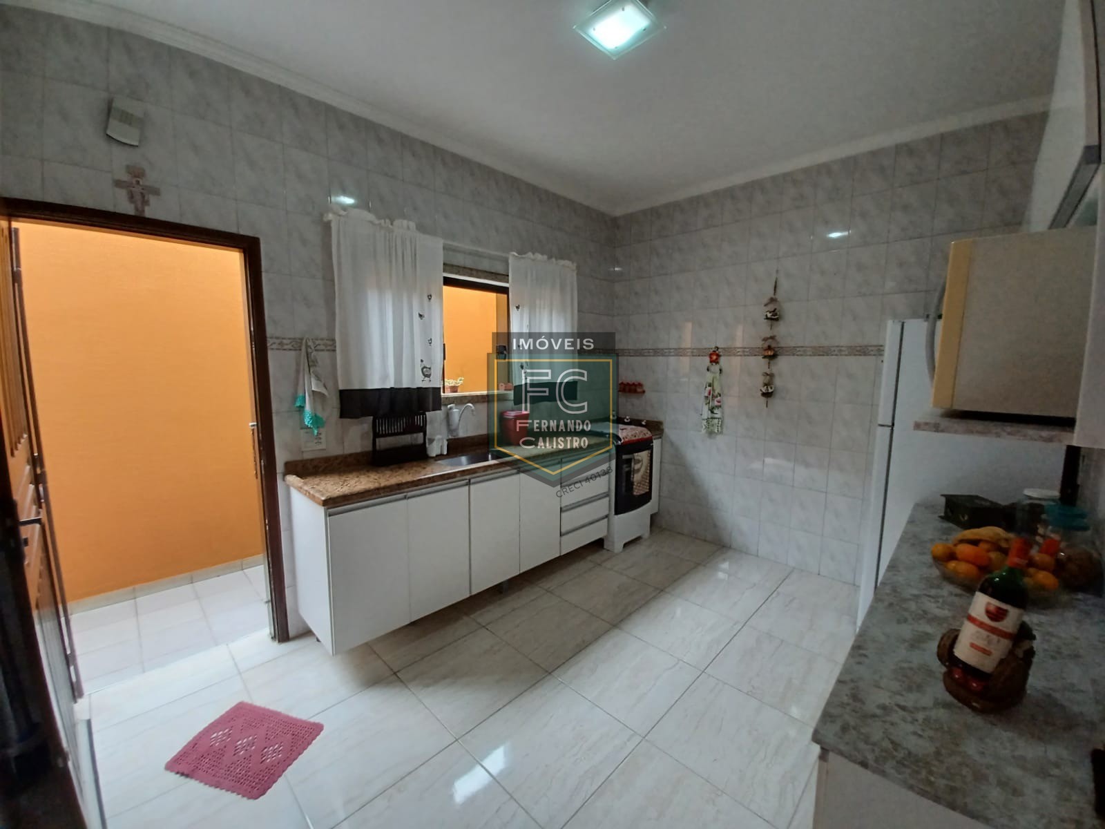 Casa Isolada Lote Inteiro 3 Dormitórios (1 Suíte) + Edícula, Área Gourmet c/ Churrasqueira, 4 Vagas, 160 m² Á. Construída, Caiçara, Praia Grande SP