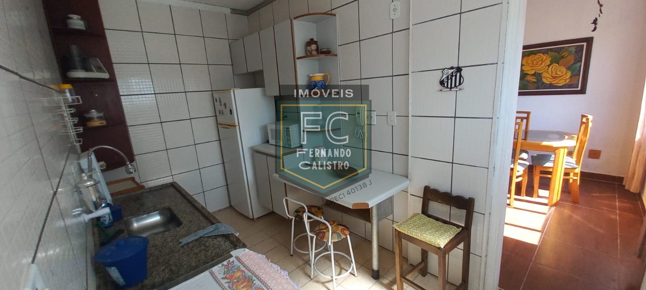 Apartamento 2 dormitórios 2 banheiros amplo de frente para a rua, 1 vaga, condominio com espaço grill, 150 mts da praia, vila caiçara, praia grande sp