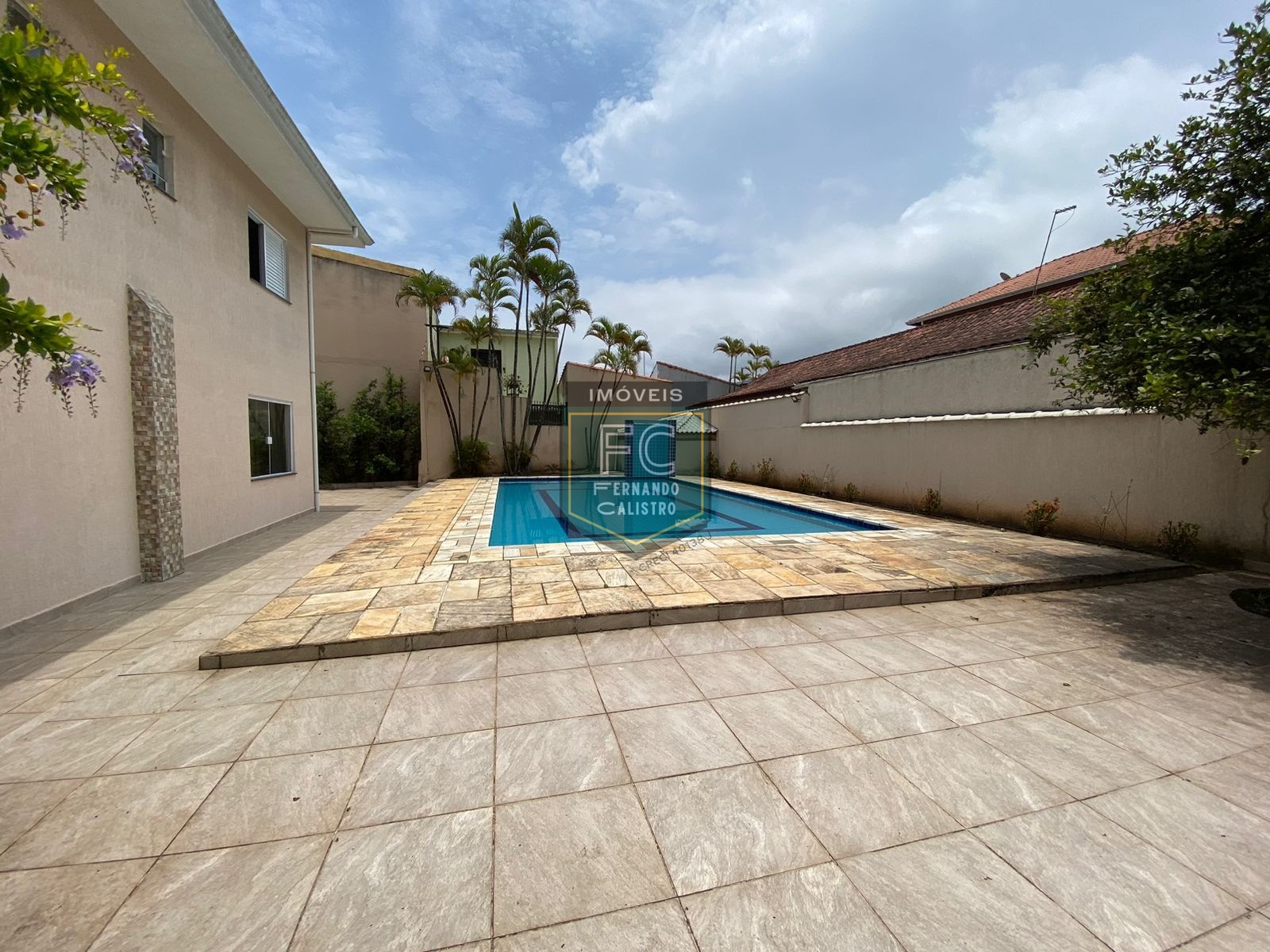 Espaçoso sobrado altissimo padrão 4 dormitórios (2 suítes), 165 m², piscina, área gourmet completa, 4 vagas, local nobre e valorizado, flórida, pg/sp
