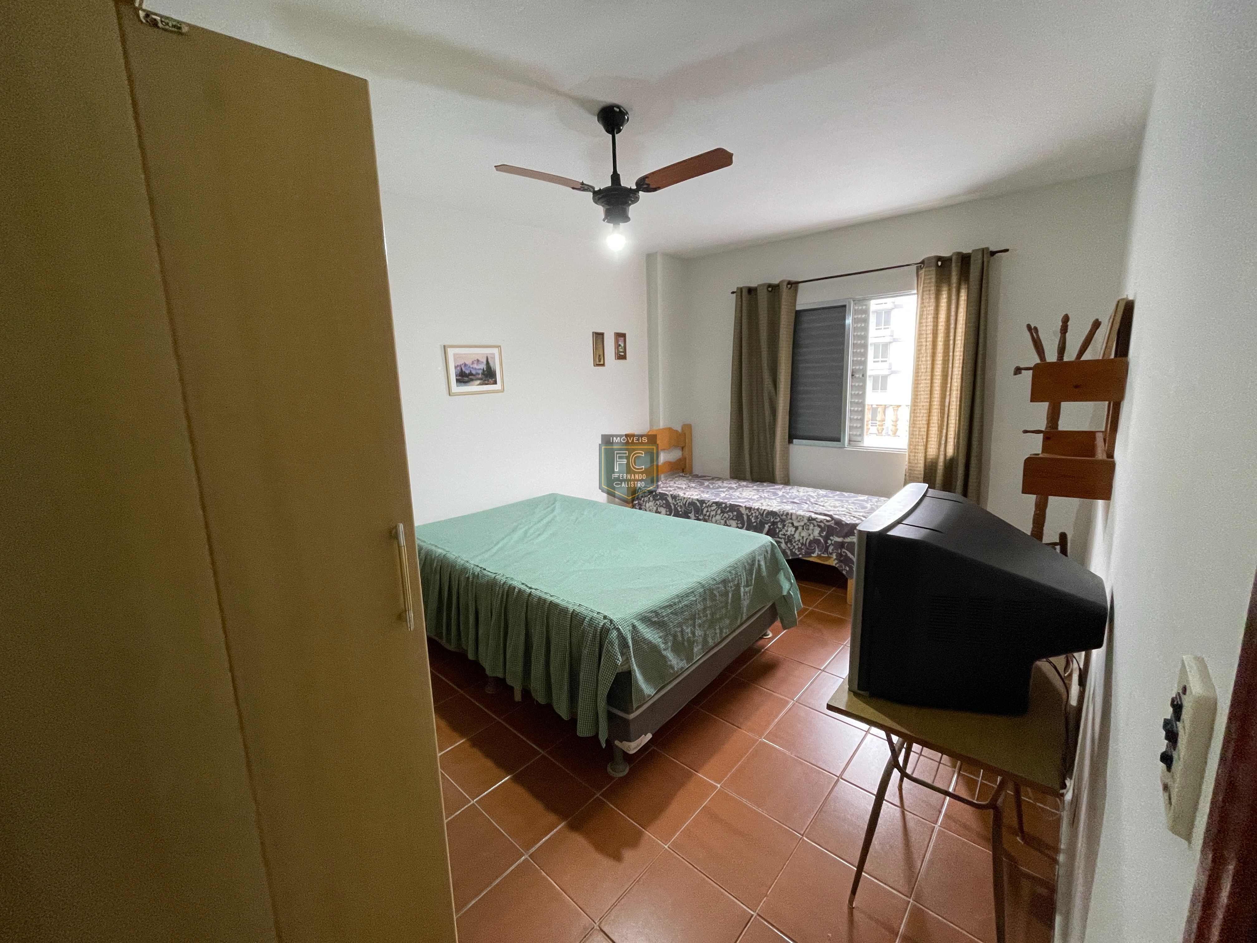 Apartamento Tipo Garden, com 2 Dormitórios e Terraço / Quintal com vista para o mar, e alguns passos da praia, no Coração do Centro, Mongaguá - SP