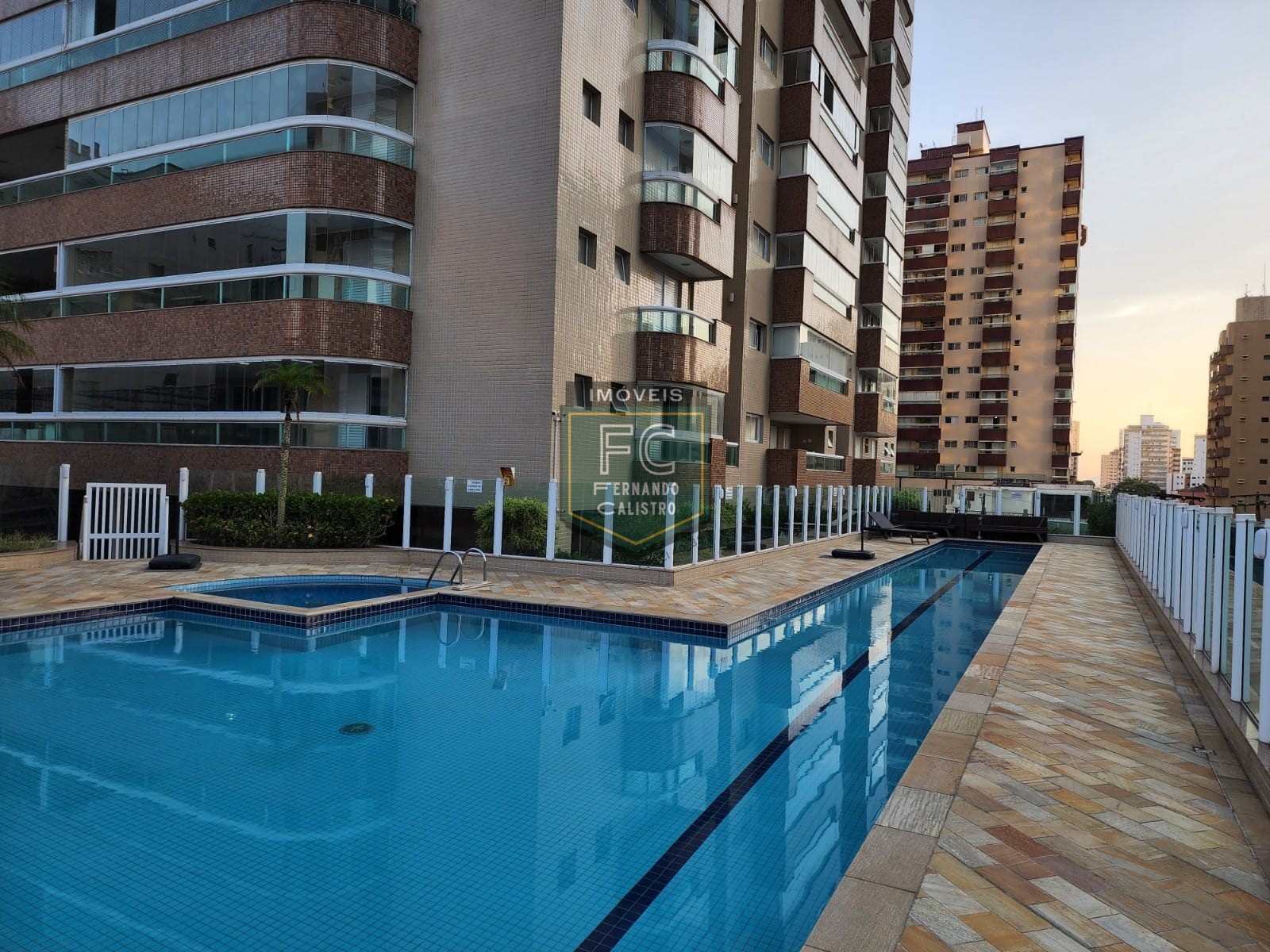 Apartamento altíssimo padrão 3 suítes, varanda envidraçada c