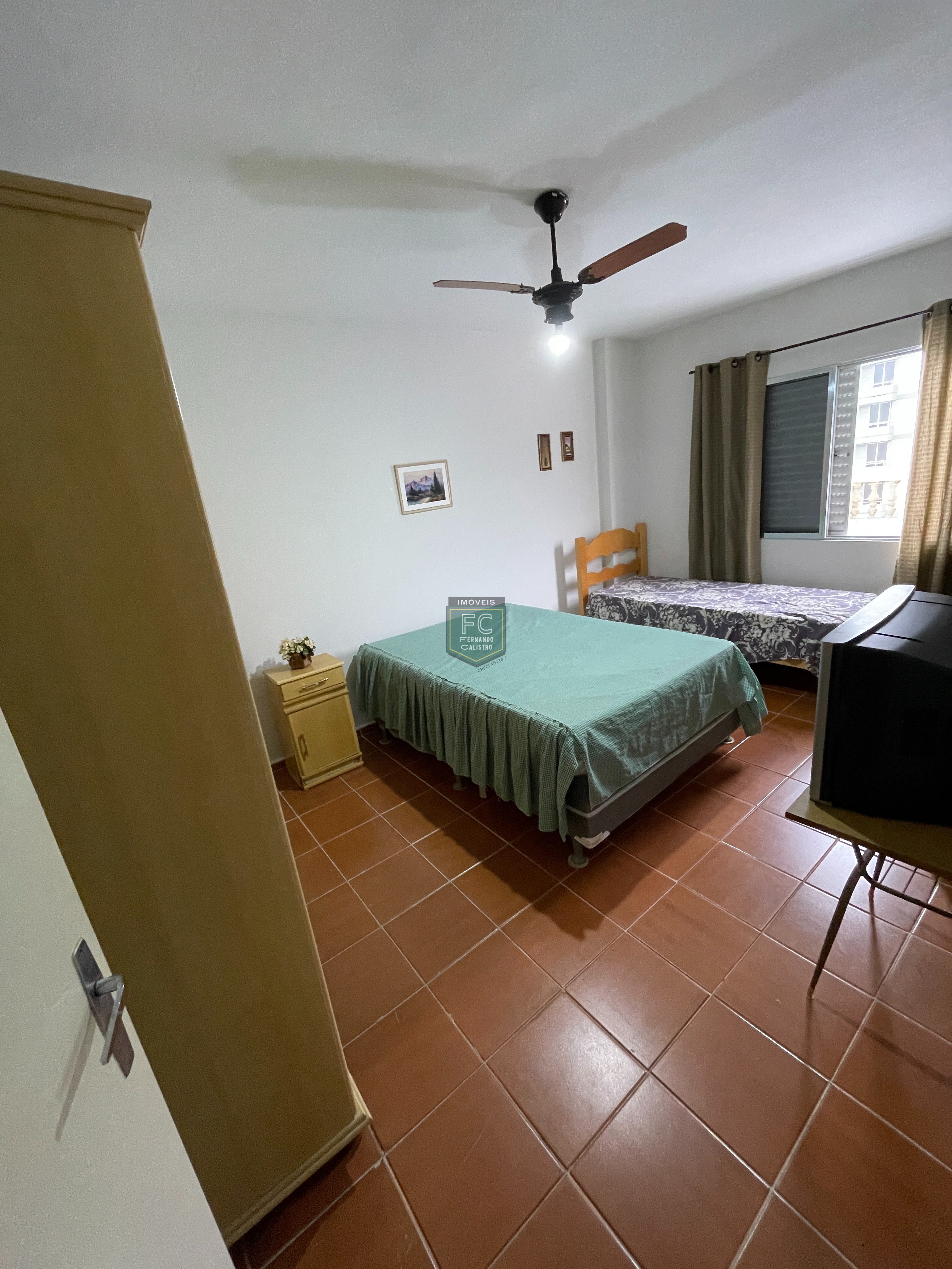 Apartamento Tipo Garden, com 2 Dormitórios e Terraço / Quintal com vista para o mar, e alguns passos da praia, no Coração do Centro, Mongaguá - SP