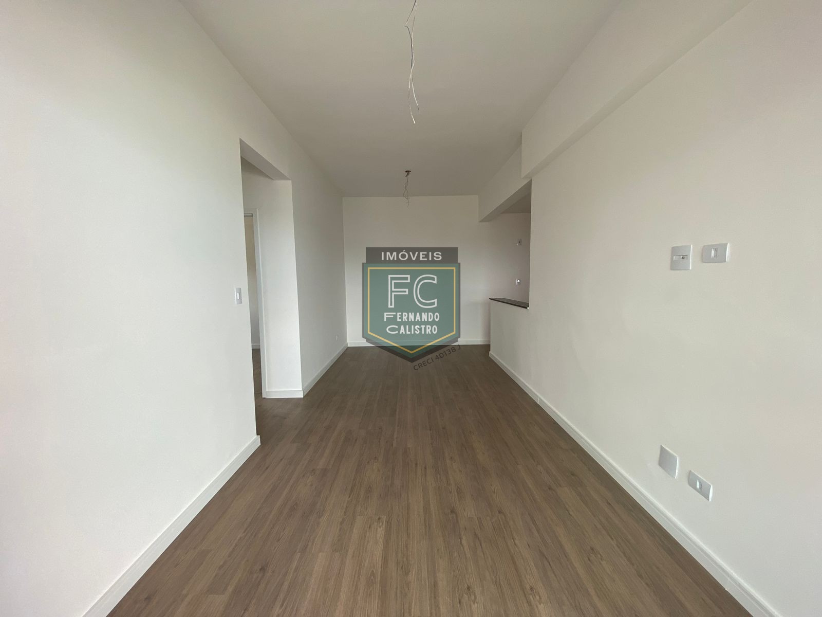 Apartamento novo andar alto, pronto, varanda gourmet c/ vista p/ o mar, 2 dormitórios (1 suíte), piso laminado, local nobre, jd. Luciana, mongaguá-sp