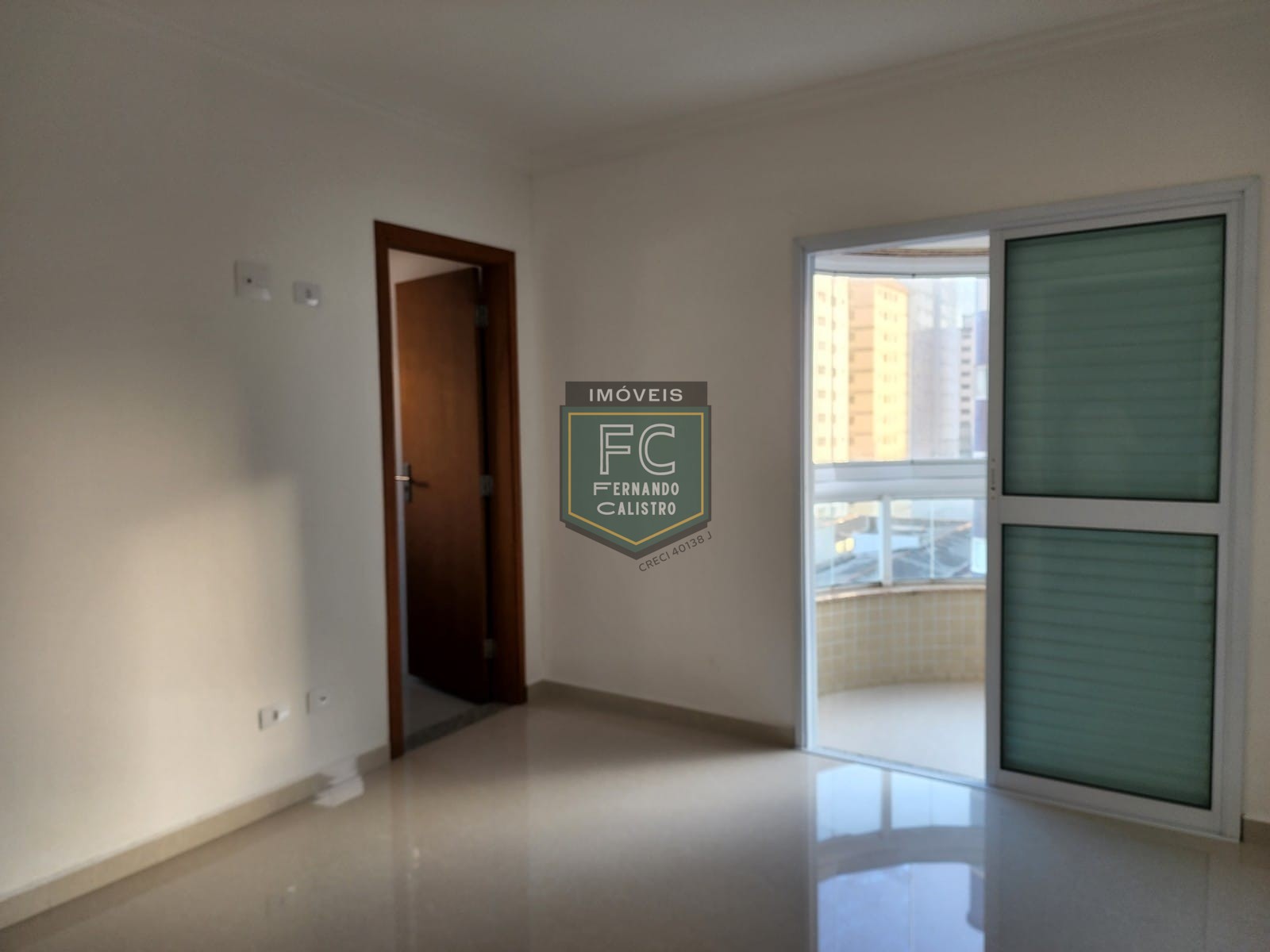 Apartamento Altíssimo Padrão 3 Suítes, Varanda Envidraçada c/ Churrasqueira e Vista p/ o Mar, Passos da Praia, 3 Vagas, V. Caiçara, Praia Grande SP