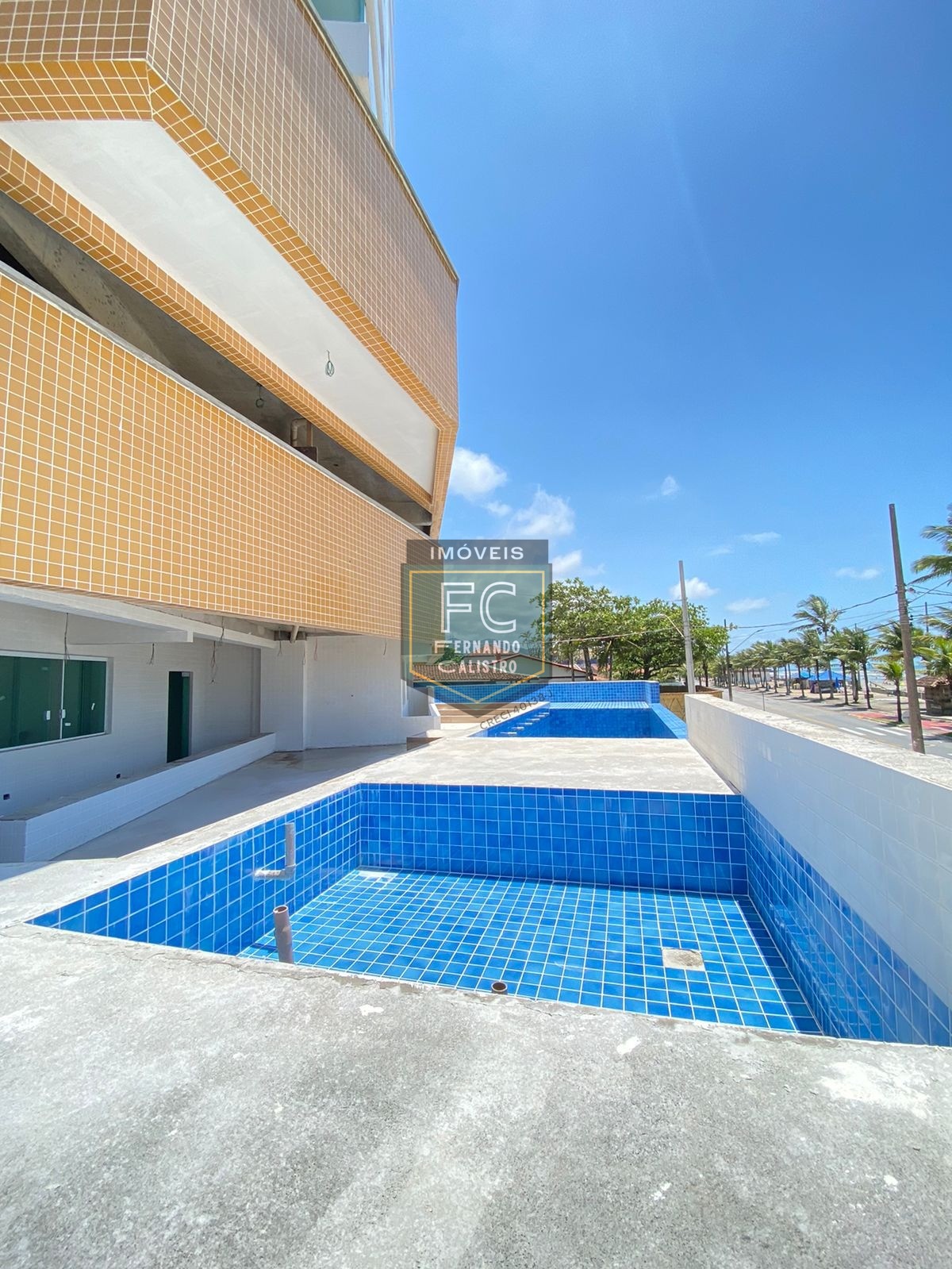 Apartamento 2 dormitórios (1 suíte) andar alto, varanda gourmet c/ vista p/ o mar, condomínio lazer completo frente ao mar, v. Atlântica, mongaguá sp