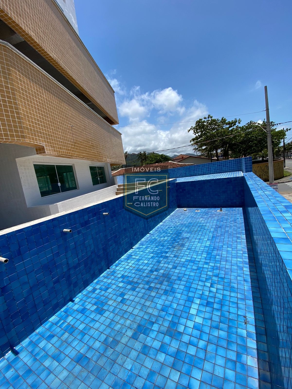 Apartamento 2 dormitórios (1 suíte) andar alto, varanda gourmet c/ vista p/ o mar, condomínio lazer completo frente ao mar, v. Atlântica, mongaguá sp