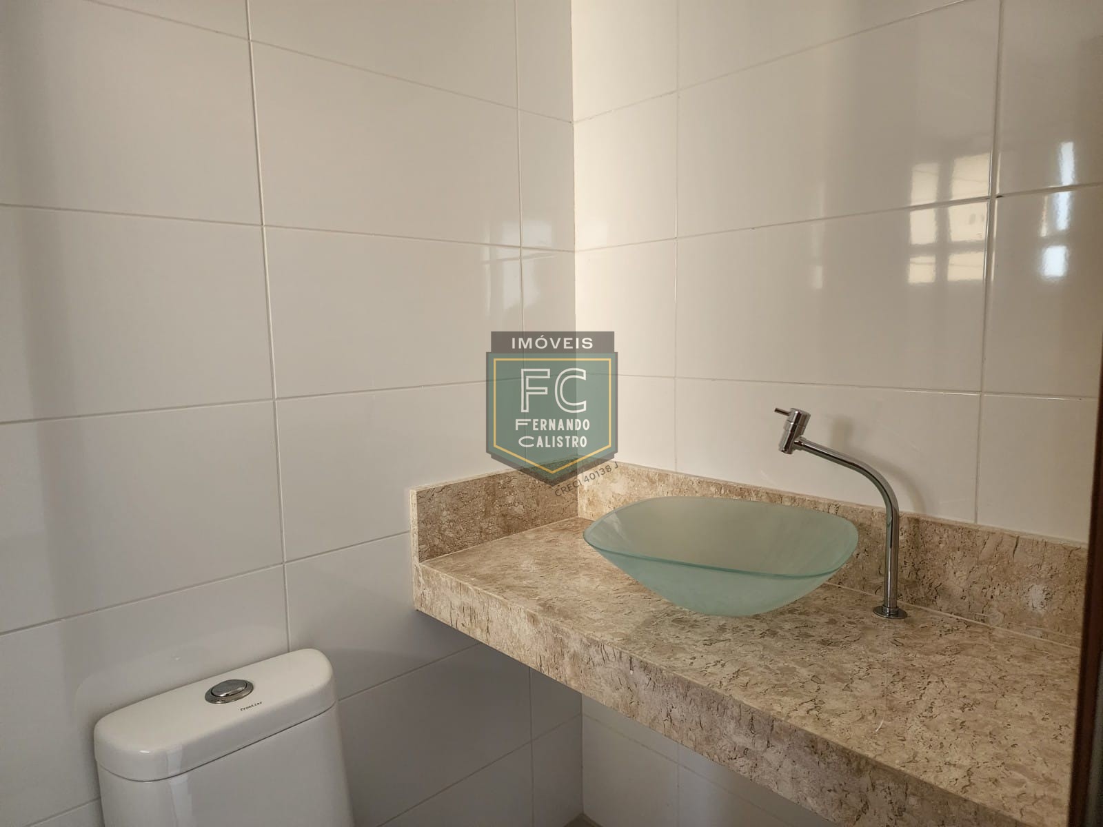 Apartamento Altíssimo Padrão 3 Suítes, Varanda Envidraçada c/ Churrasqueira e Vista p/ o Mar, Passos da Praia, 3 Vagas, V. Caiçara, Praia Grande SP