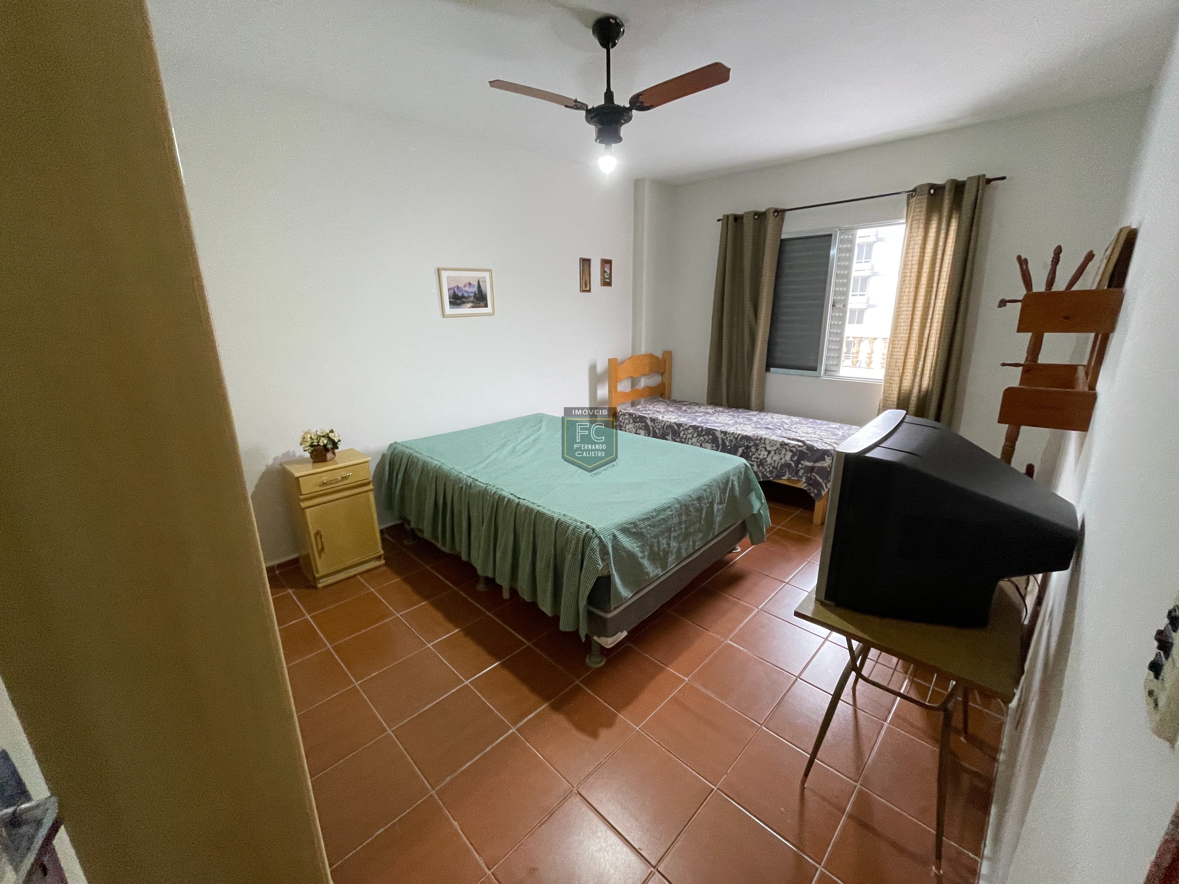 Apartamento Tipo Garden, com 2 Dormitórios e Terraço / Quintal com vista para o mar, e alguns passos da praia, no Coração do Centro, Mongaguá - SP