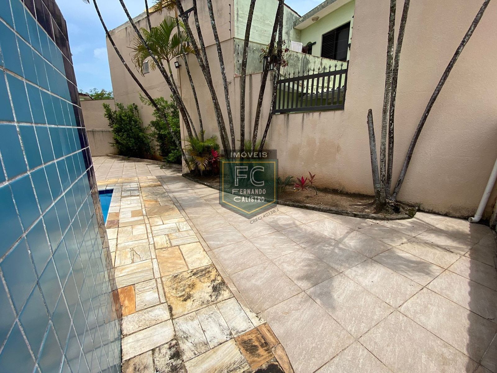 Espaçoso sobrado altissimo padrão 4 dormitórios (2 suítes), 165 m², piscina, área gourmet completa, 4 vagas, local nobre e valorizado, flórida, pg/sp