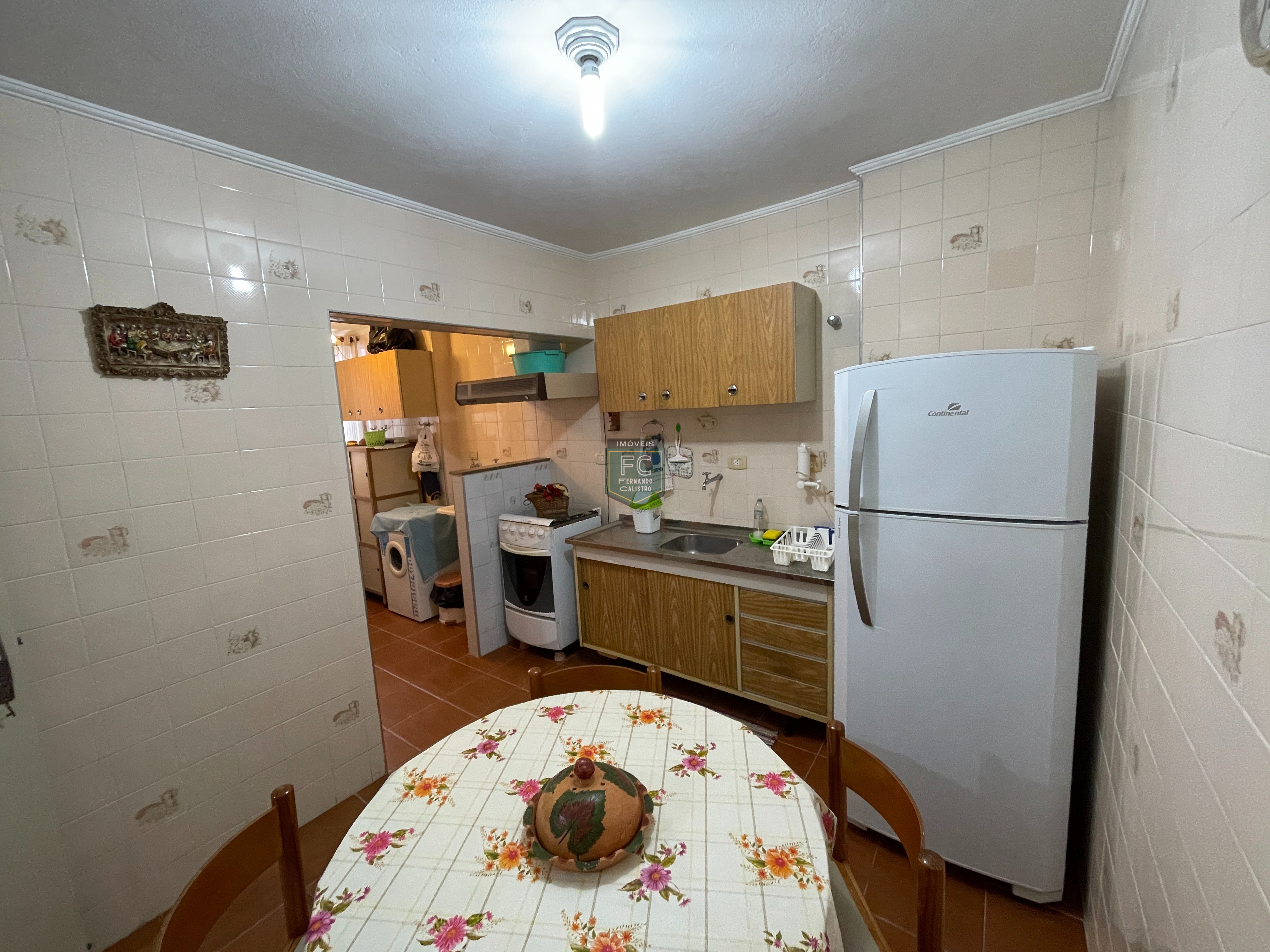 Apartamento Tipo Garden, com 2 Dormitórios e Terraço / Quintal com vista para o mar, e alguns passos da praia, no Coração do Centro, Mongaguá - SP