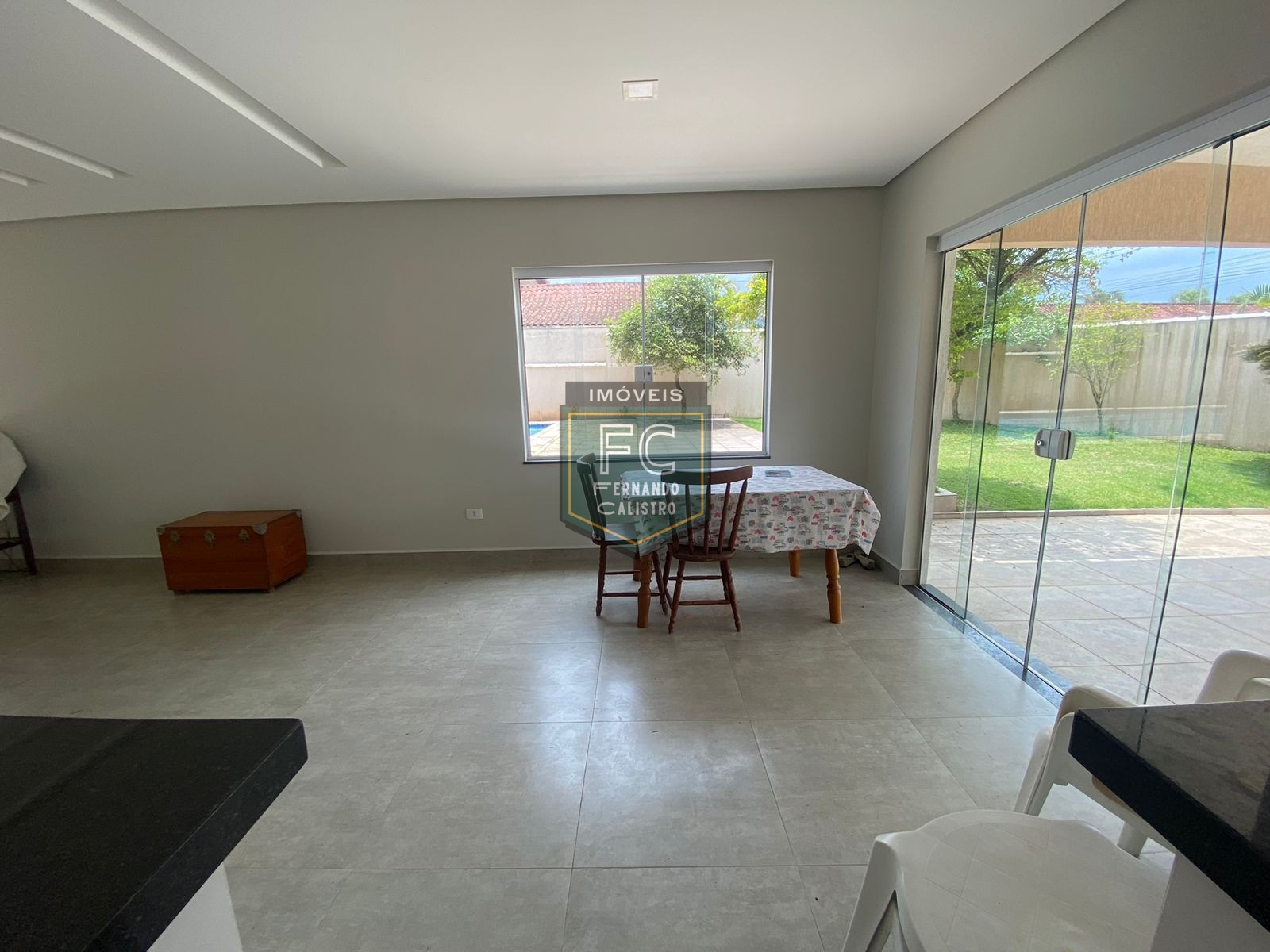 Espaçoso sobrado altissimo padrão 4 dormitórios (2 suítes), 165 m², piscina, área gourmet completa, 4 vagas, local nobre e valorizado, flórida, pg/sp