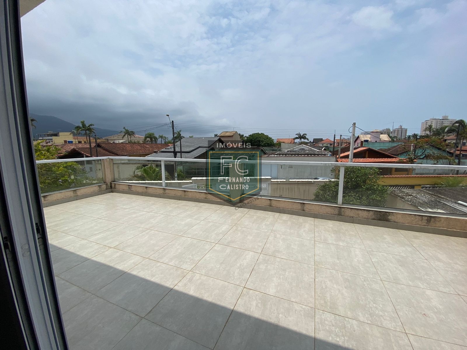 Espaçoso sobrado altissimo padrão 4 dormitórios (2 suítes), 165 m², piscina, área gourmet completa, 4 vagas, local nobre e valorizado, flórida, pg/sp