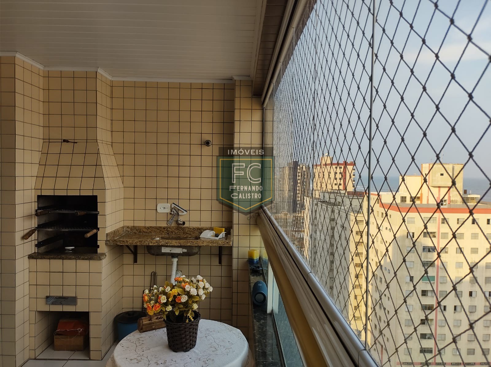 Apartamento alto padrão 3 suítes, vista para o mar, 2 varand