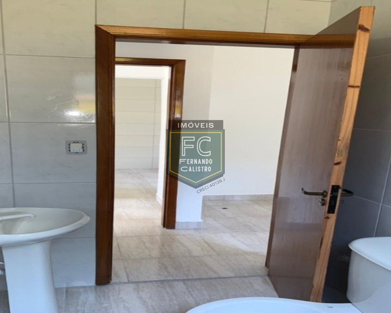 Casa nova individual com 2 dormitórios (1 suíte) 60 m², proxima à avenida, 500 mts da praia, à venda por R$ 240.000 - solemar - praia grande/sp.