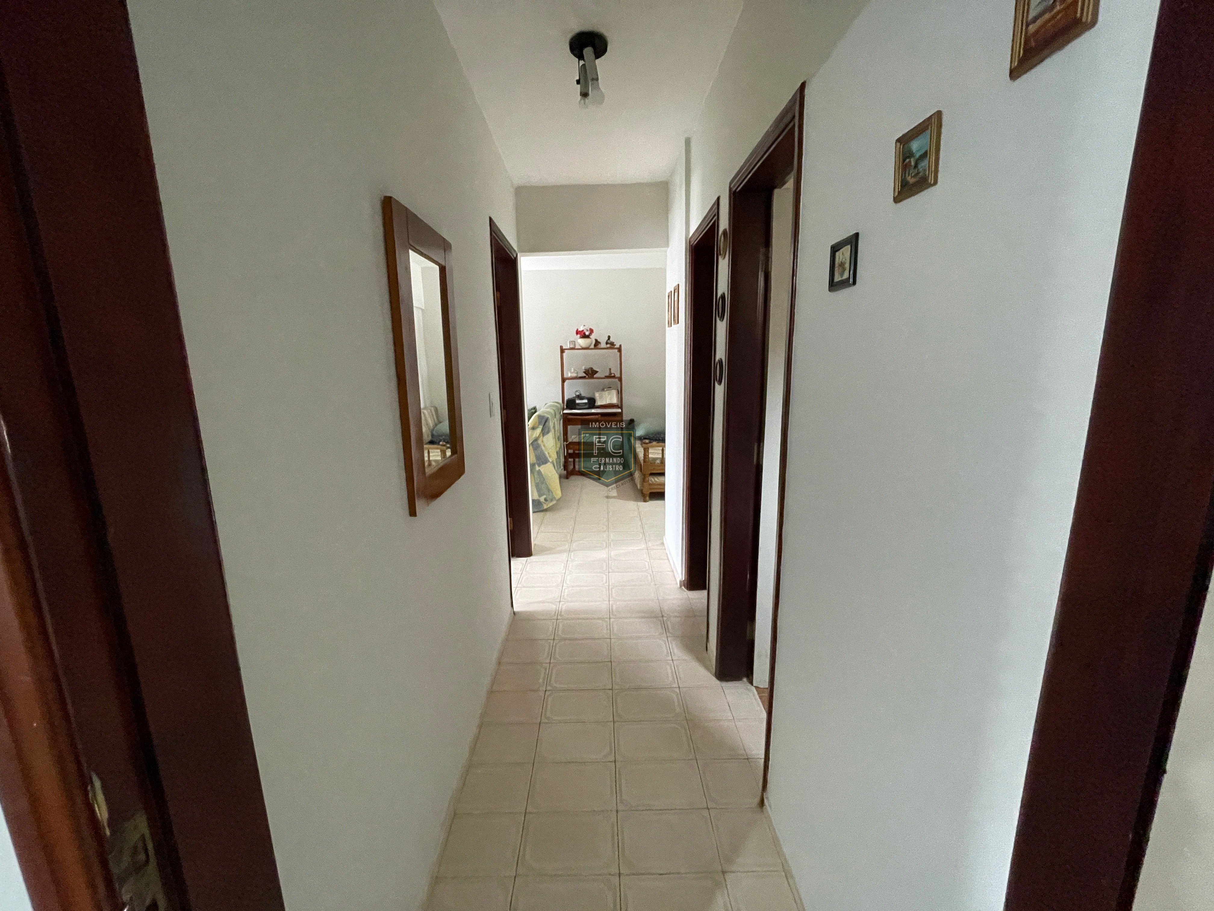Apartamento Tipo Garden, com 2 Dormitórios e Terraço / Quintal com vista para o mar, e alguns passos da praia, no Coração do Centro, Mongaguá - SP