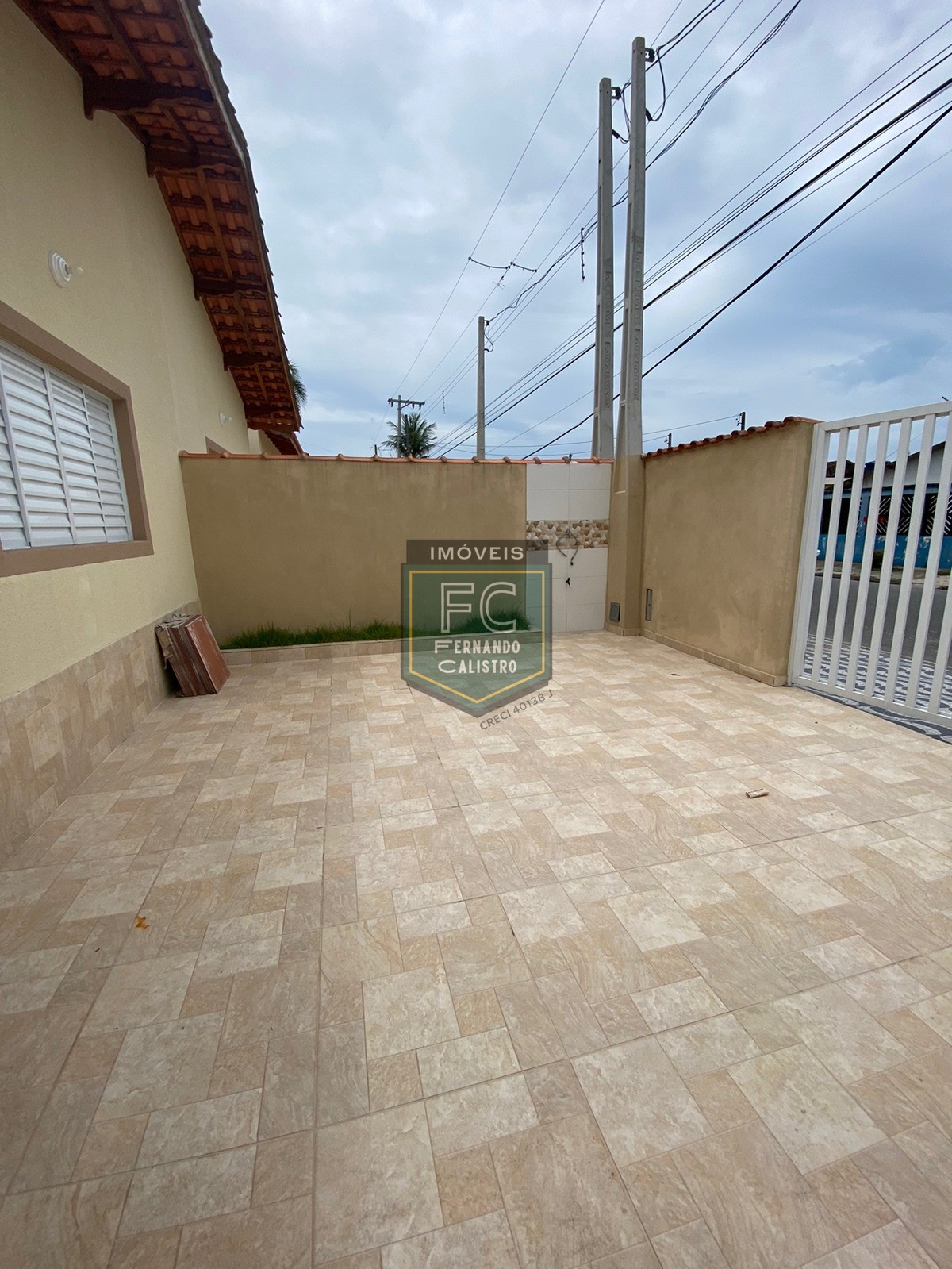 Casa nova geminada pronta 2 dormitórios (1 suíte), piscina c