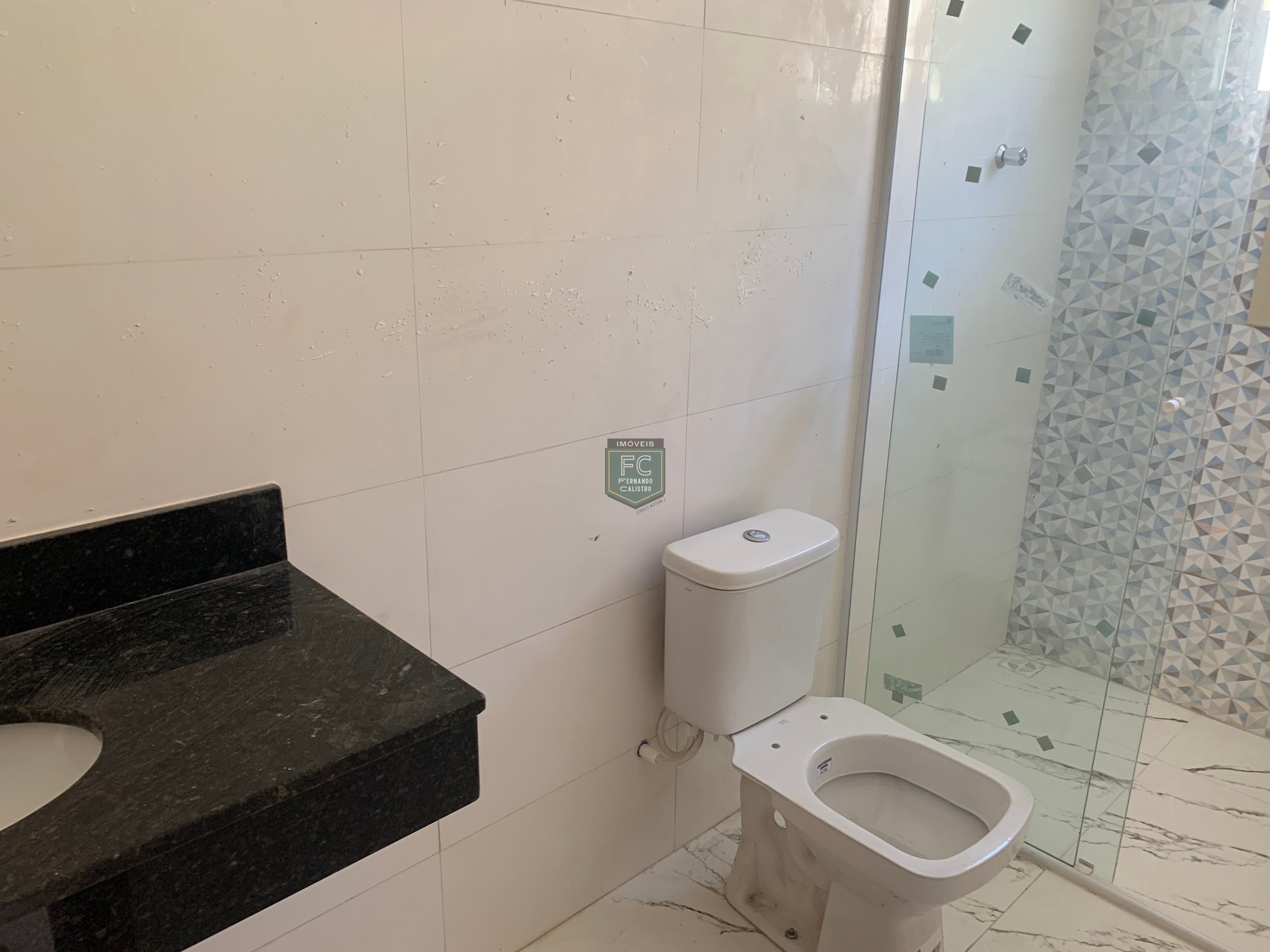 Casas geminadas térreas novas próx. A praia, 3 dormitórios (1 suite), piscina, espaço gourmet c/ churrasqueira, 2 vagas, v. Anhanguera, mongaguá - sp