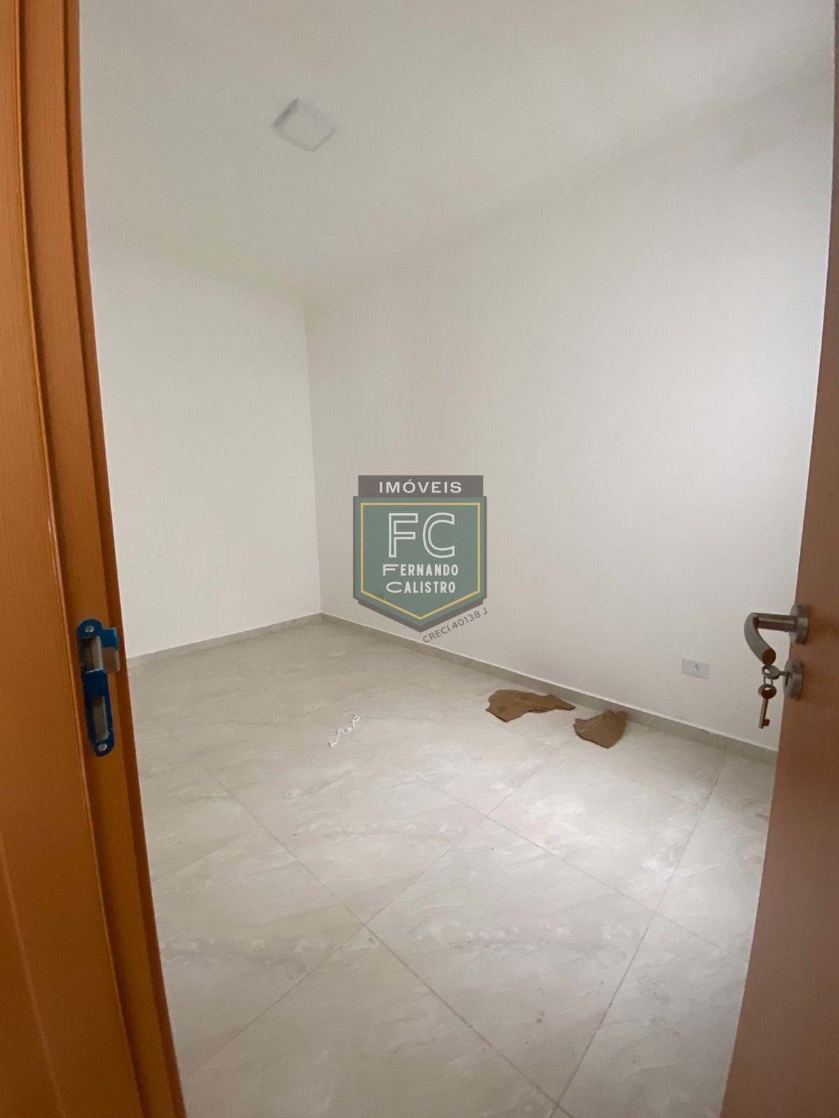 Sobrado moderno novo alto padrão 3 dormitórios (3 suítes), piscina, 2 vagas, 100 mts da praia, local nobre e central, jd. Aguapeú, mongaguá/sp