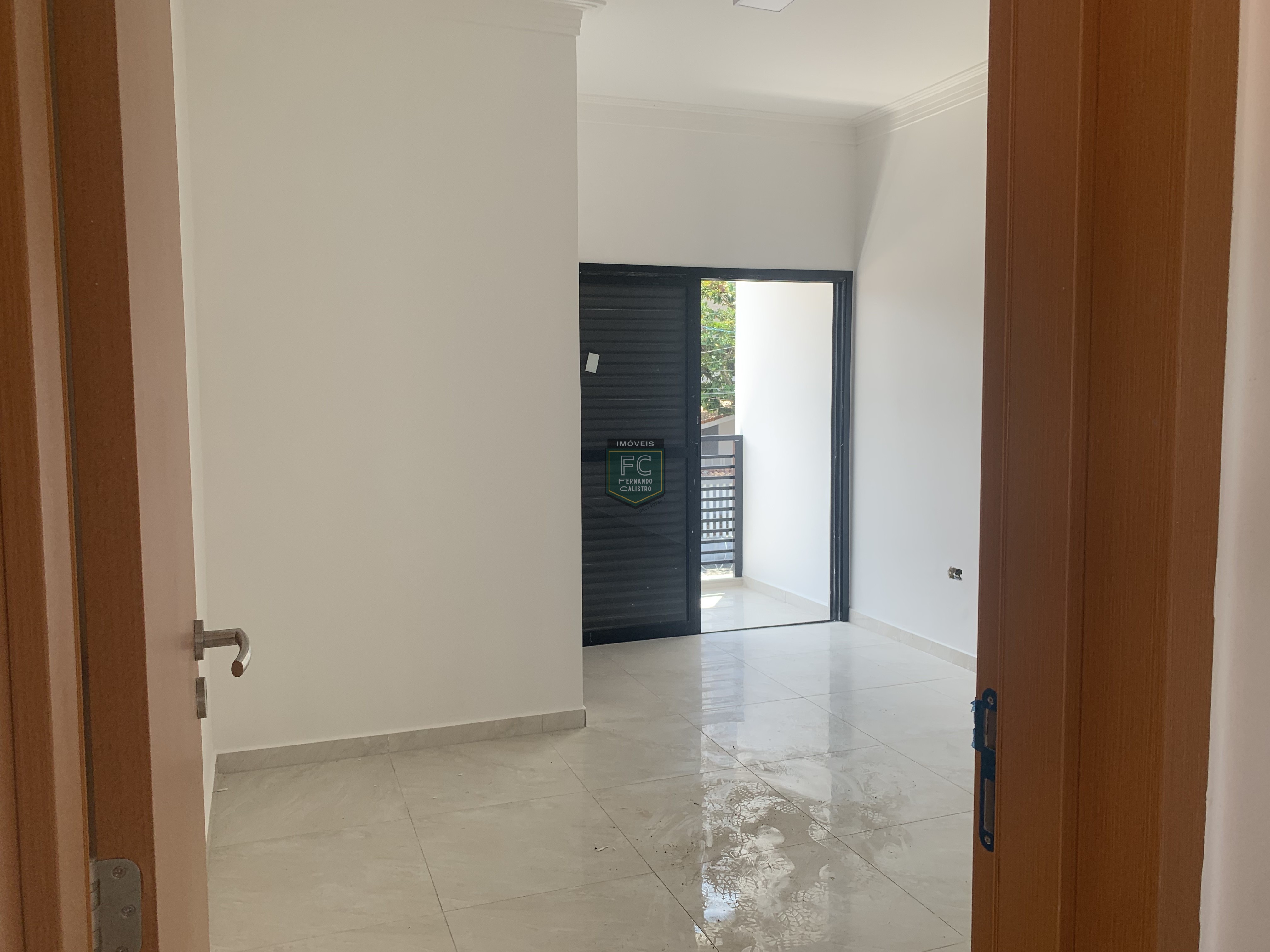 Sobrado moderno novo alto padrão 3 dormitórios (3 suítes), piscina, 2 vagas, 100 mts da praia, local nobre e central, jd. Aguapeú, mongaguá/sp