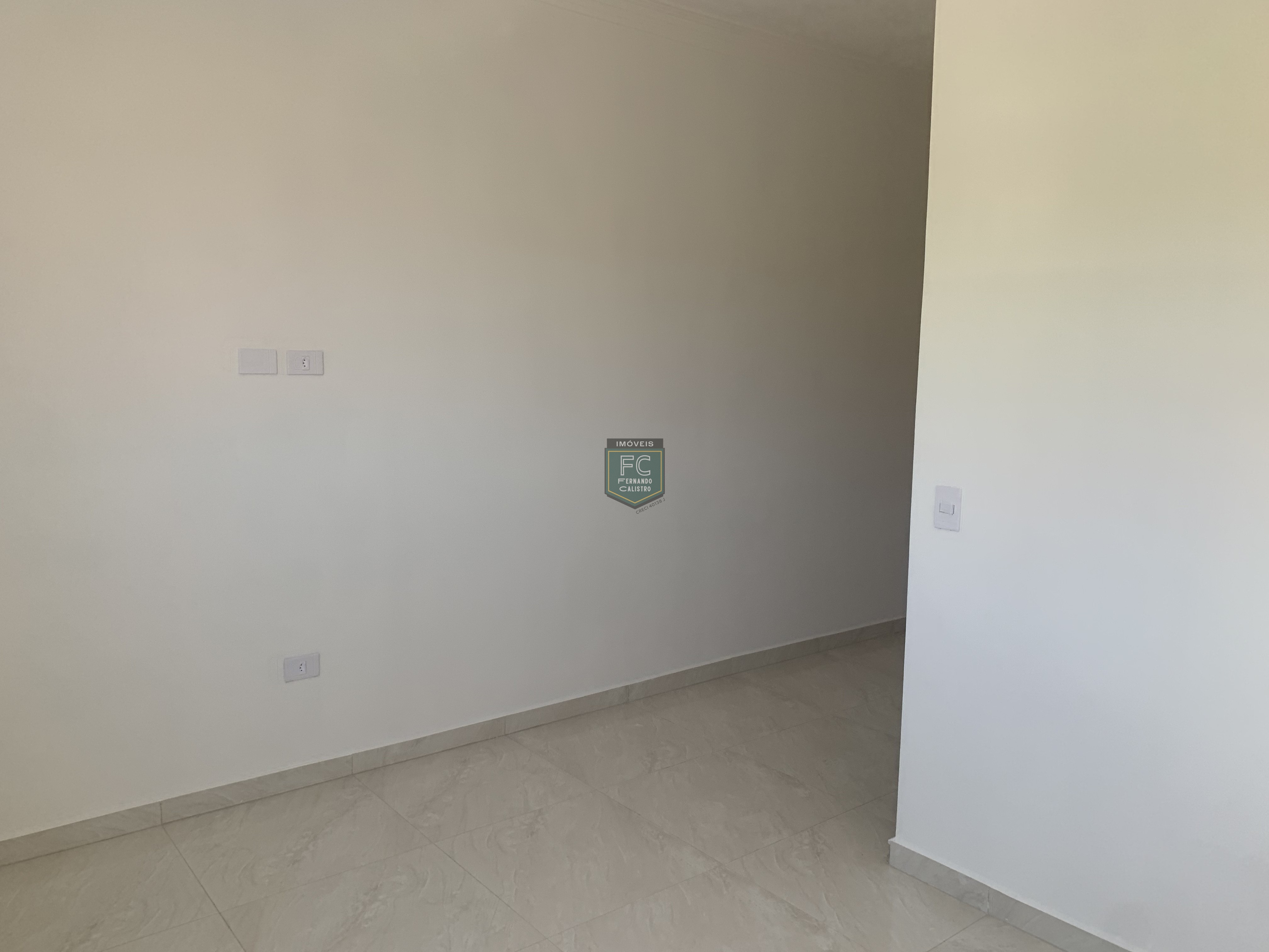 Sobrado moderno novo alto padrão 3 dormitórios (3 suítes), piscina, 2 vagas, 100 mts da praia, local nobre e central, jd. Aguapeú, mongaguá/sp
